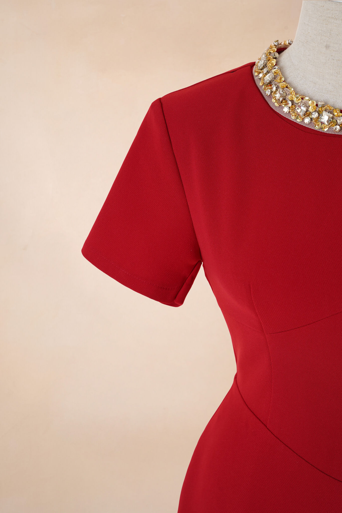 Đầm Bút Chì Trơn Cổ Đá_thumbnail_2