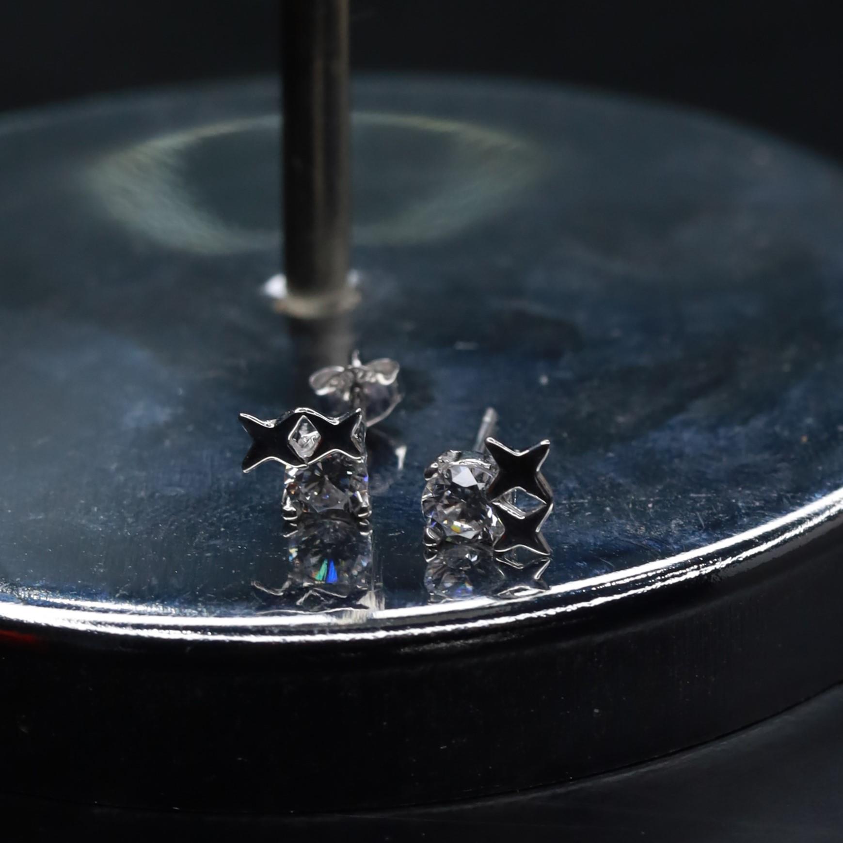 Khuyên kiểu bạc xi bạch kim kim cương sao_thumbnail_2