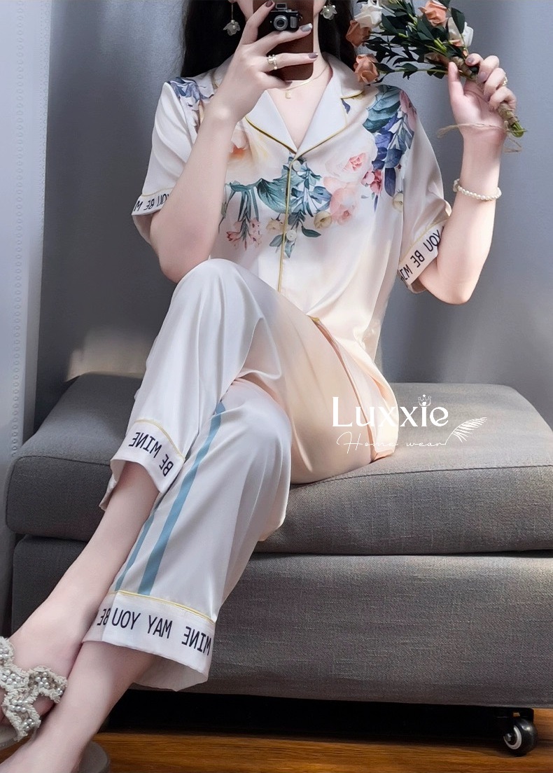 N58B Pijama lụa cổ hoa quần sọc xanh cộc tay