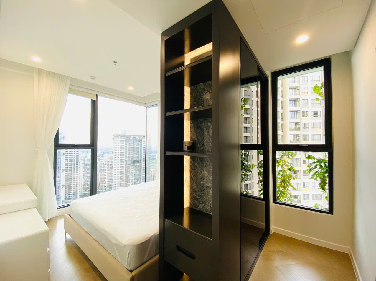 Chốt thuê nhanh căn 2PN nội thất chuẩn xịn, ban công rộng thoáng tại Lumiere Riverside_thumbnail_8