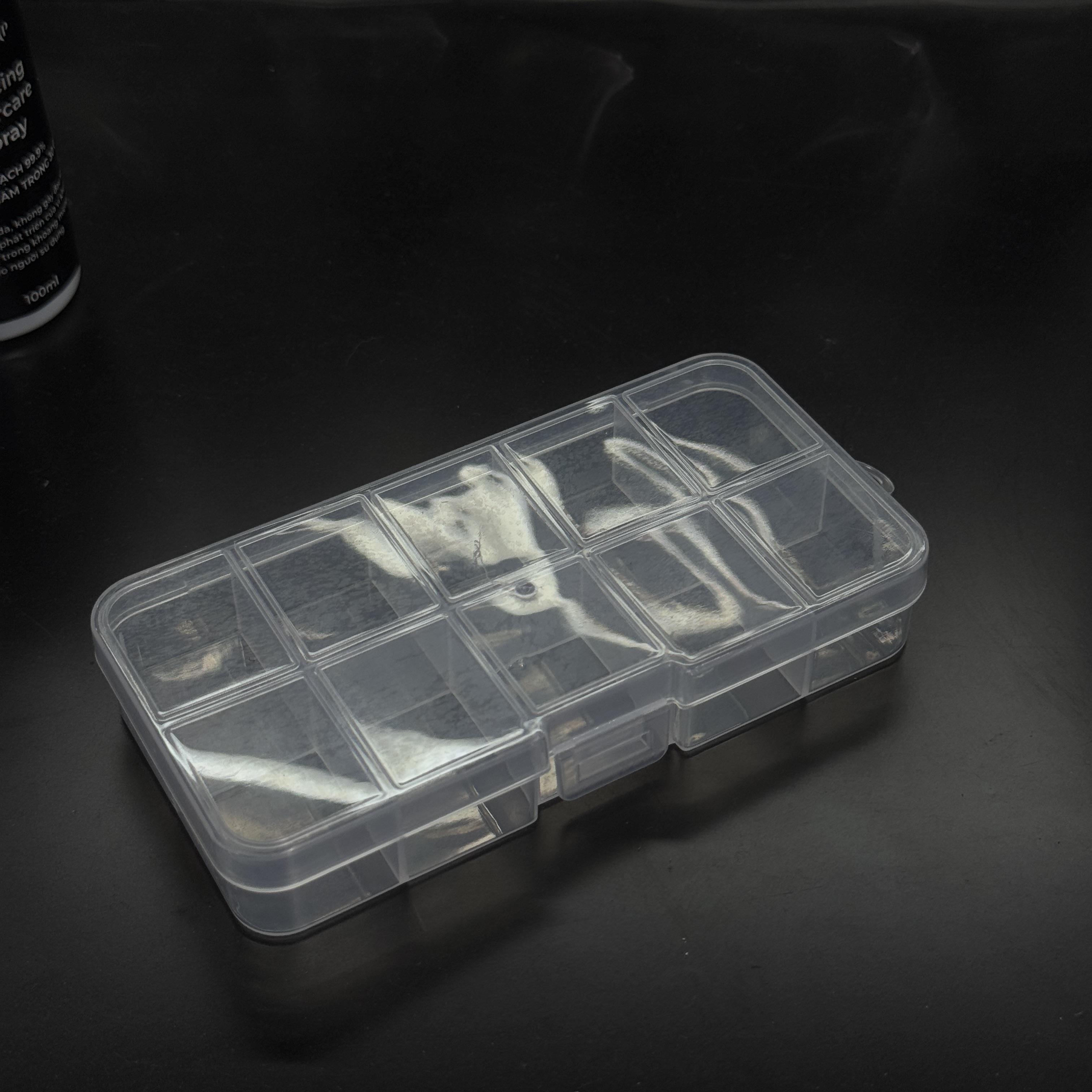 Hộp đựng 10 ô.