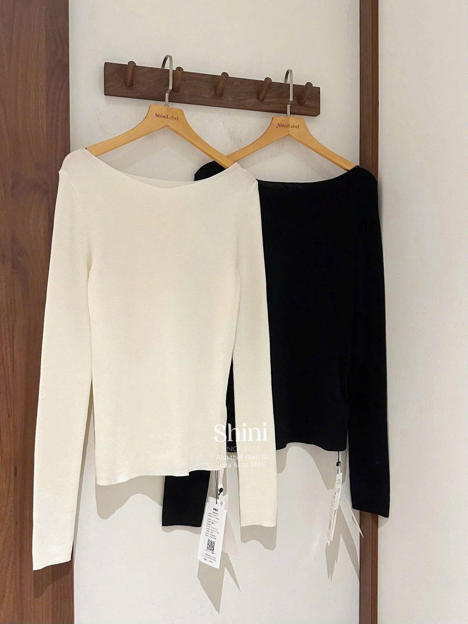 HA722 - Áo tay dài cổ thuyền ( TRẮNG )