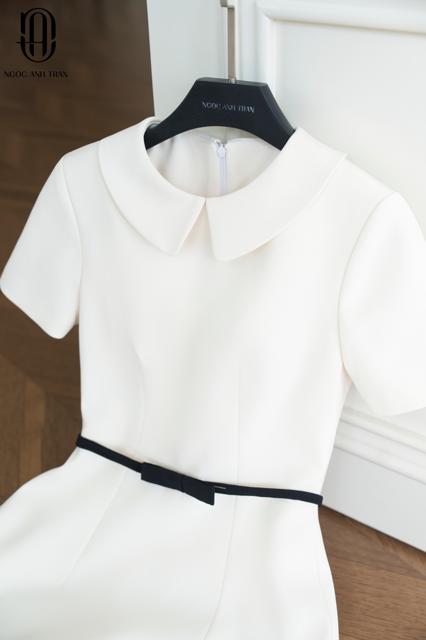 D137 - Váy kem dáng A phối nơ eo đen_thumbnail_2