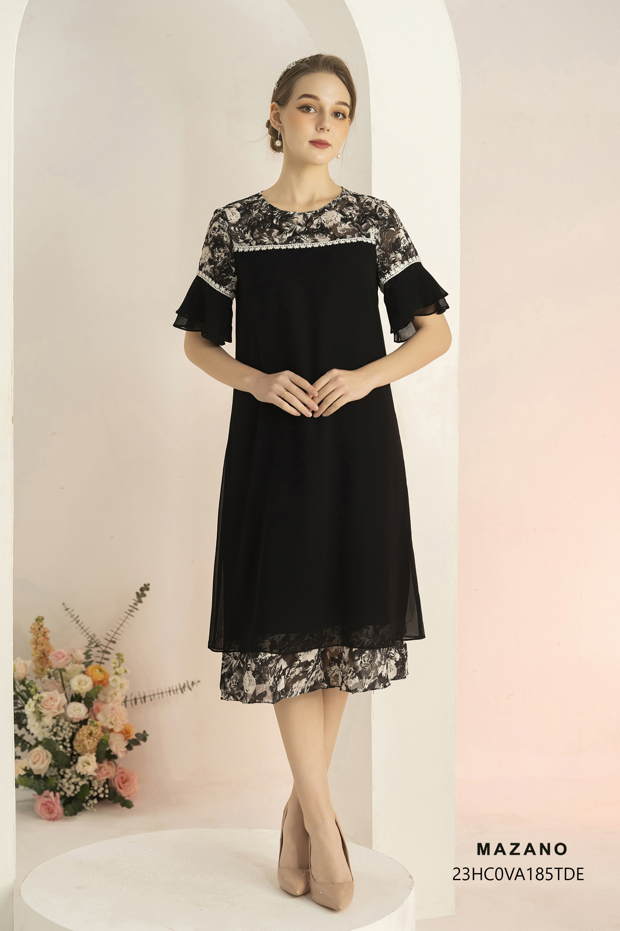 Đầm suông A cách điệu  phối họa tiết 23HC0VA185TDE