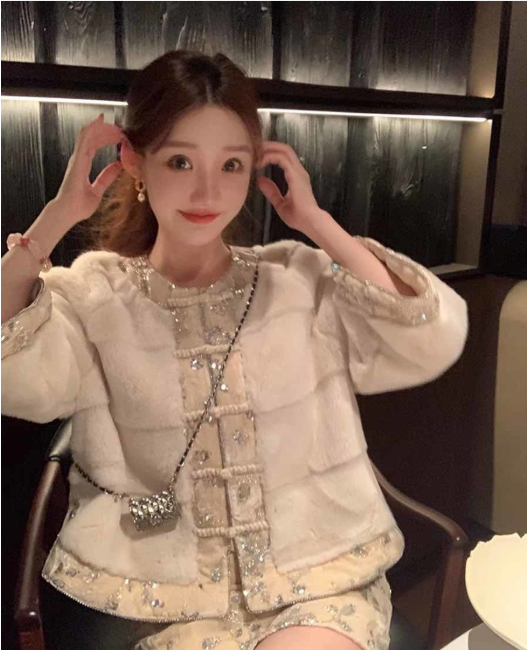 Set Áo Lông Cao Cấp Và Chân Váy Thêu_thumbnail_2