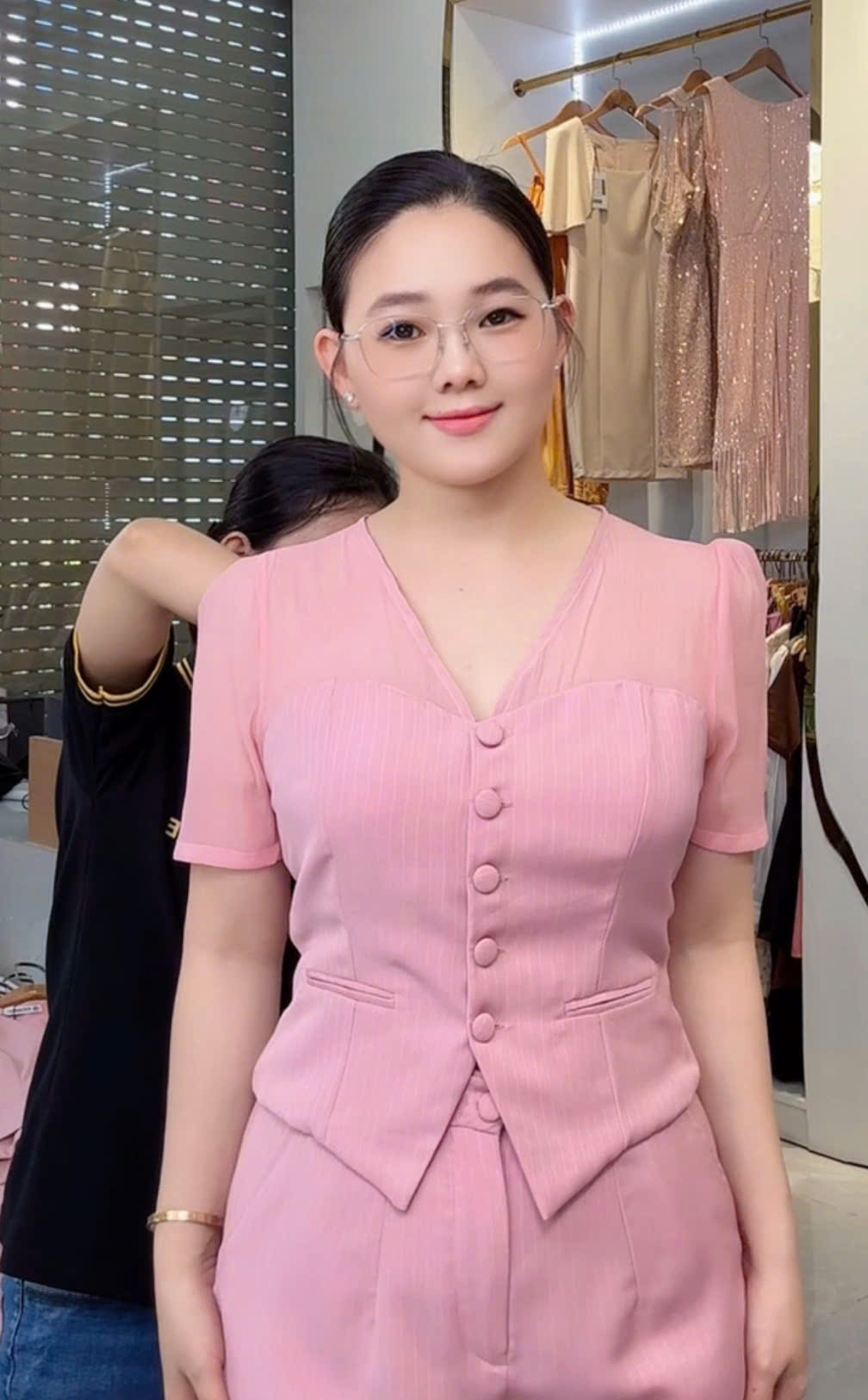 Set bộ đồ áo cổ V phối sọc phong cách_thumbnail_10