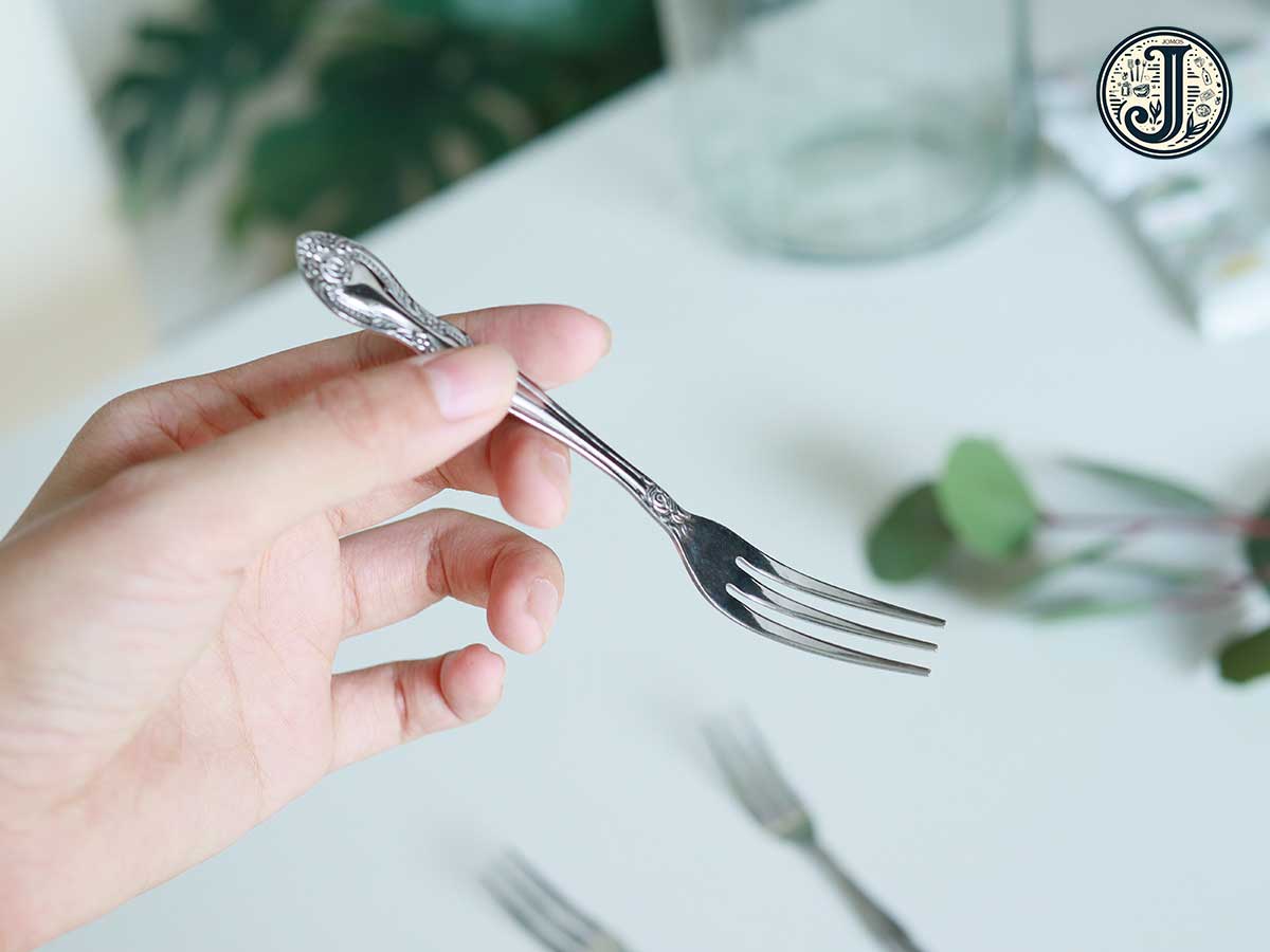 Set muỗng nĩa  ăn trái cây, ăn cơm Melly Japan