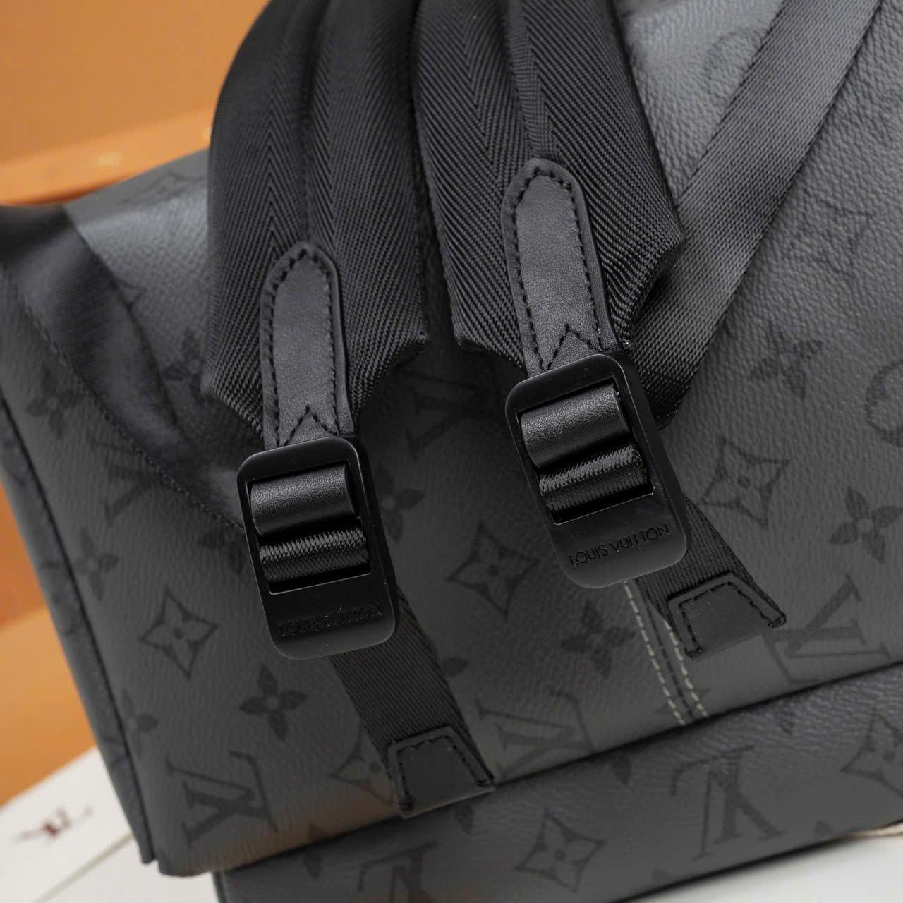 Ba lô nam Louis Vuitton Discovery PM hoa xám_thumbnail_11