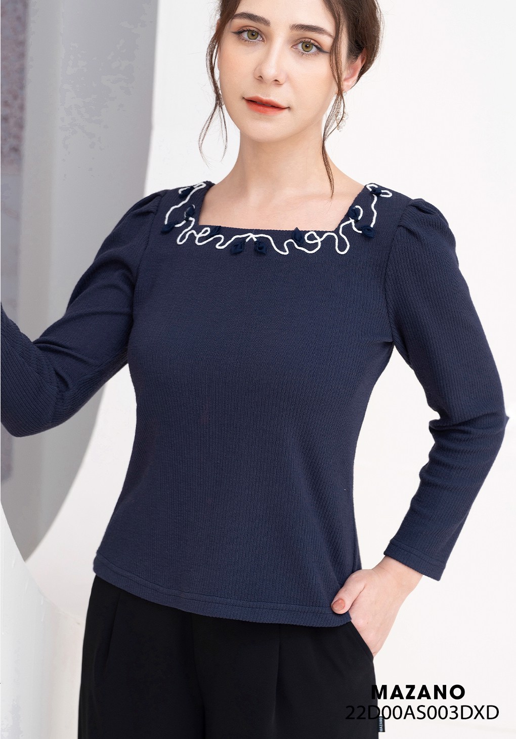 Áo len cổ vuông đính trang trí_thumbnail_3