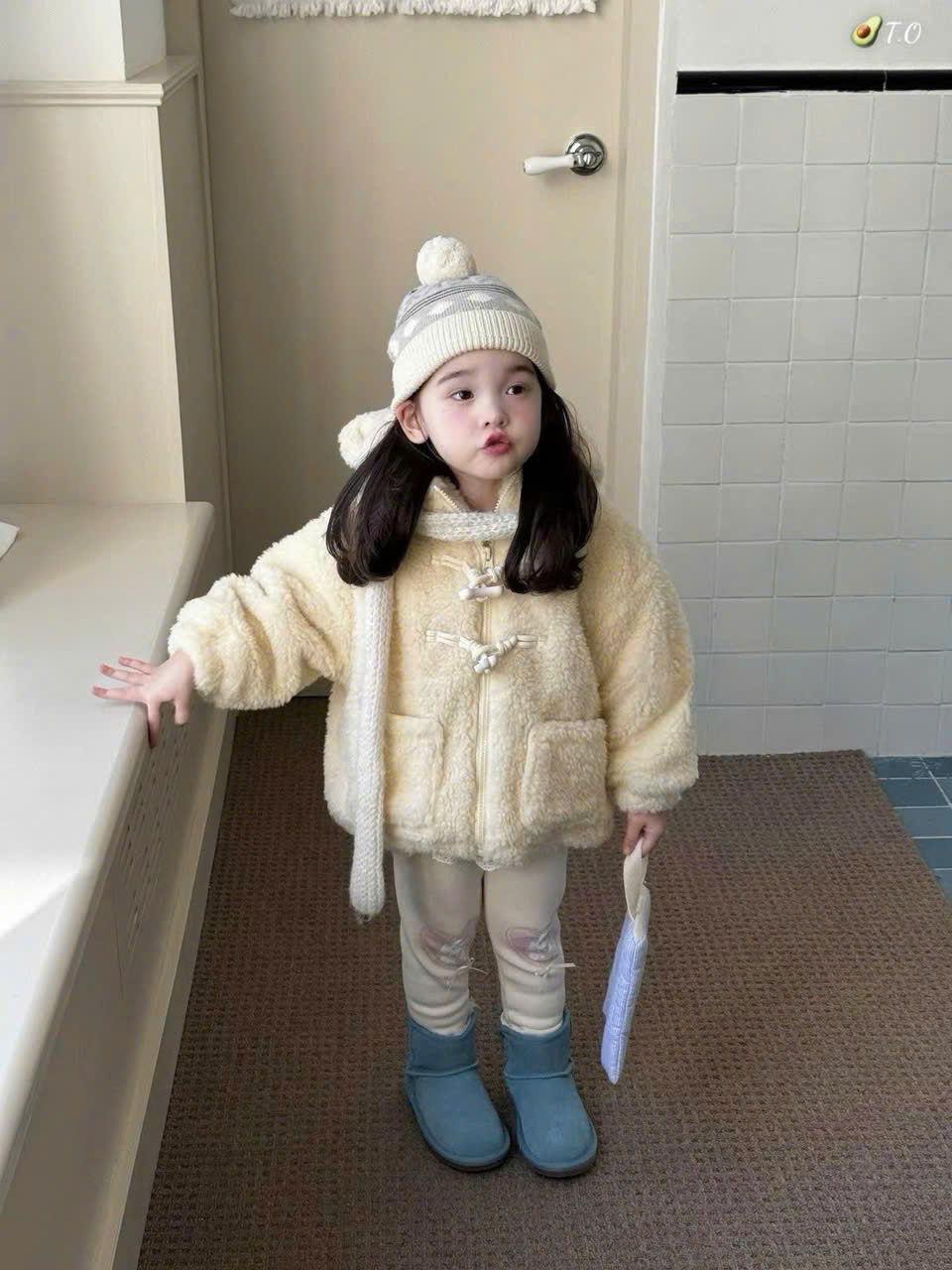 (M89) Áo khoác lông có mũ màu vàng kem cúc sừng_thumbnail_0