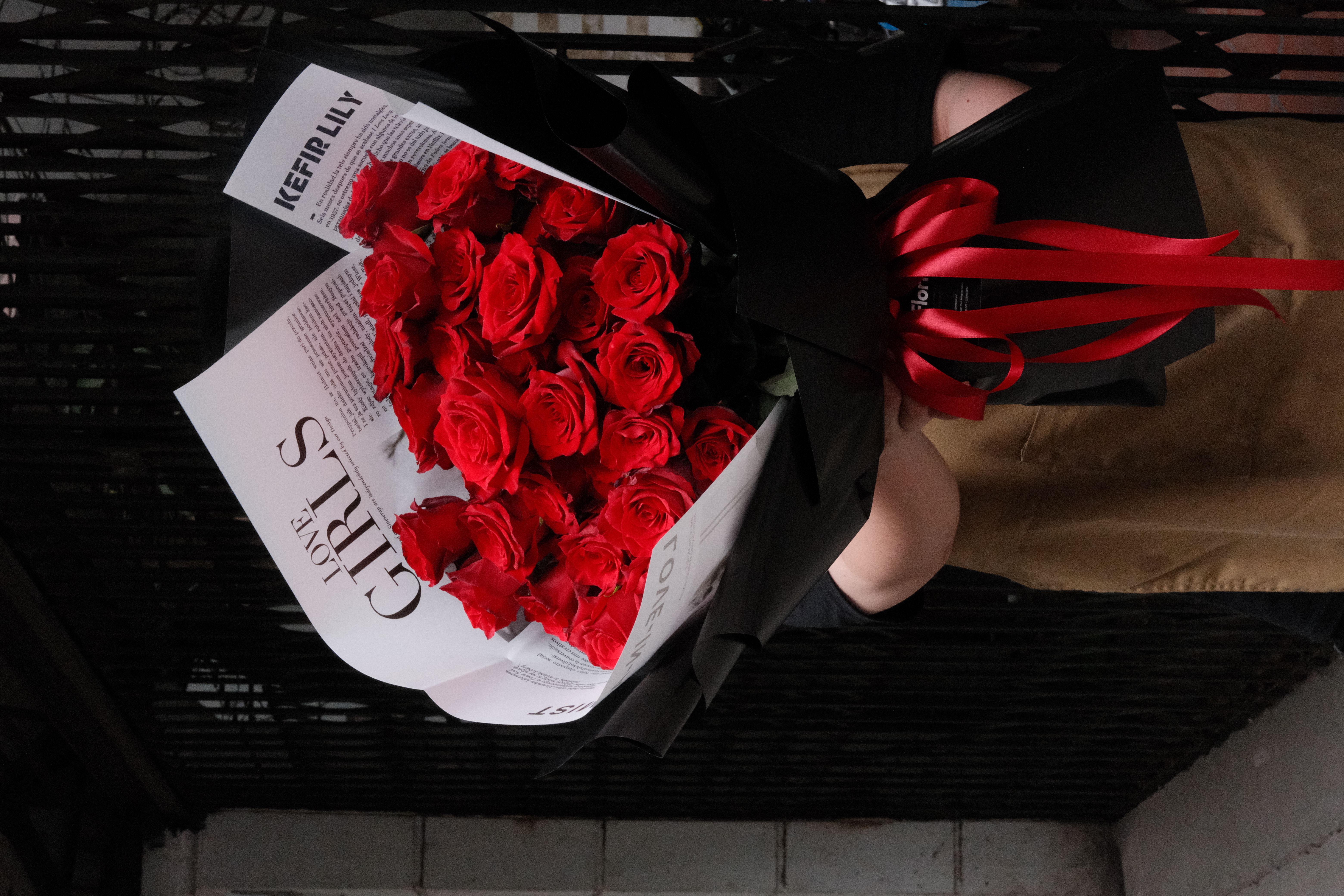 Bó hồng đỏ Explorer Đà Lạt - bó 30b - Size L