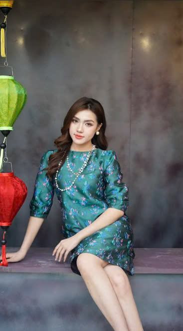 Đầm suông Shaylee tafta gấm thêu XANH_thumbnail_0