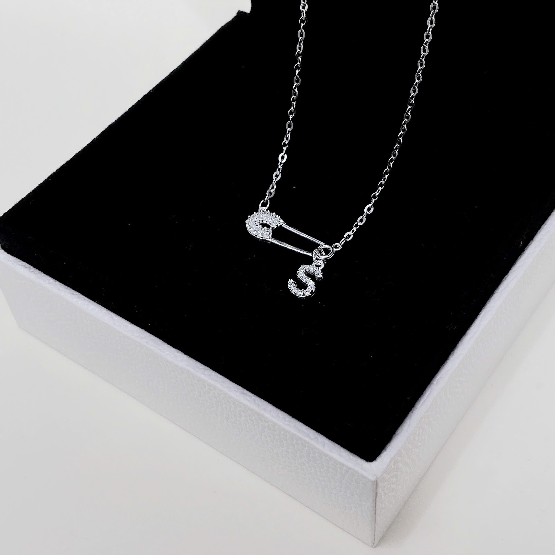 D250 - Dây chuyền Safety pin mix chữ cái theo yêu cầu_thumbnail_6