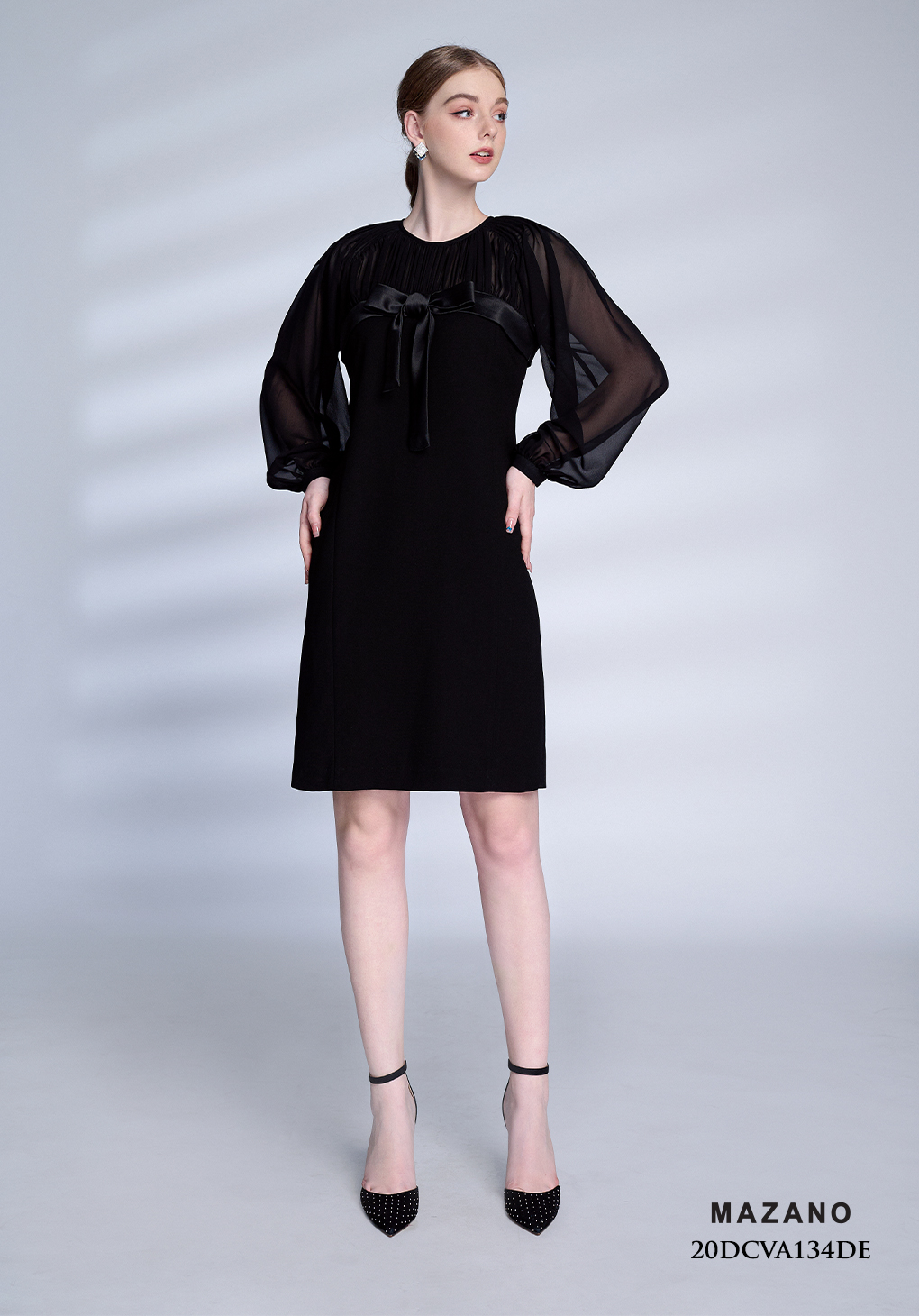 Đầm đen suông vừa nhùn cổ vai buộc nơ ngực_thumbnail_1