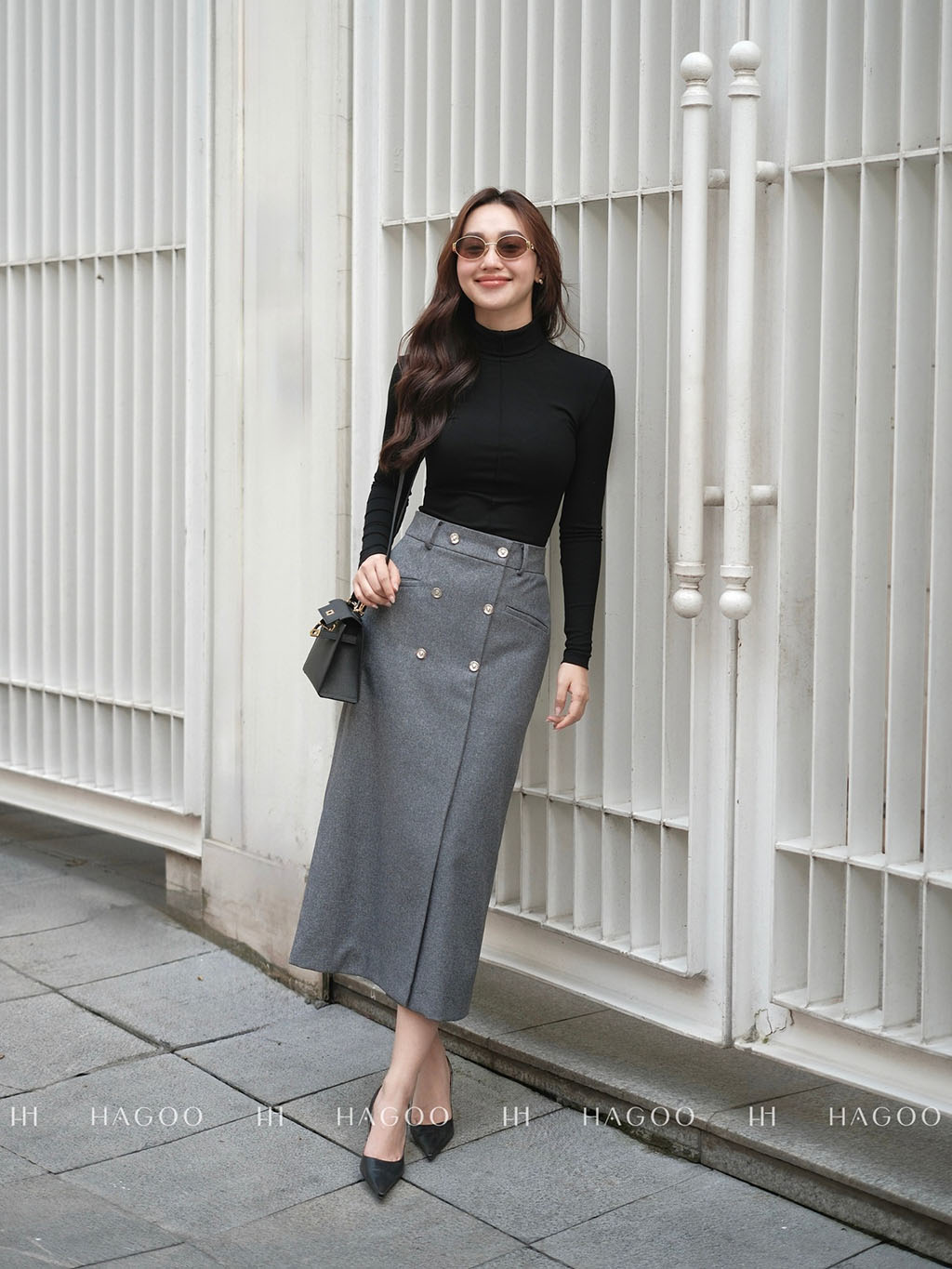 Chân váy hai nắp túi cúc trang trí