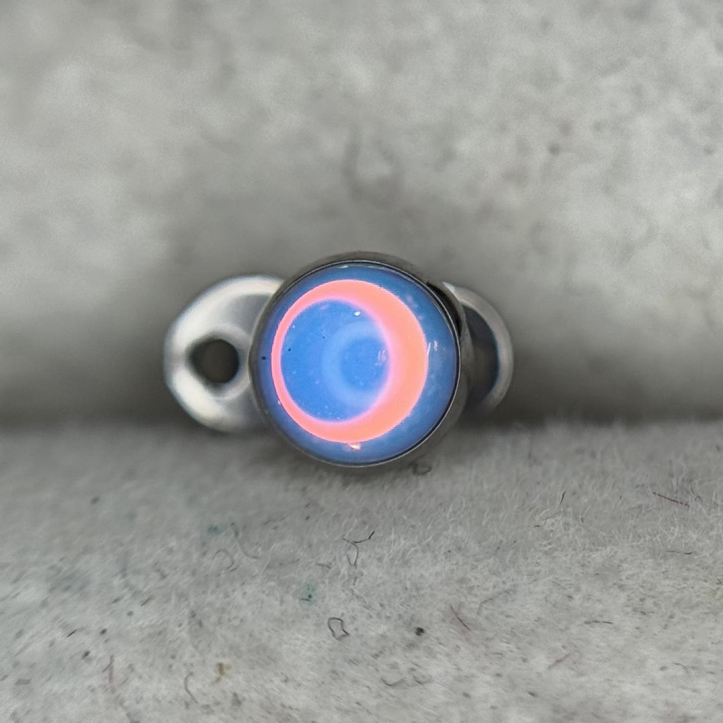 charm cấy titan hologram xanh tím