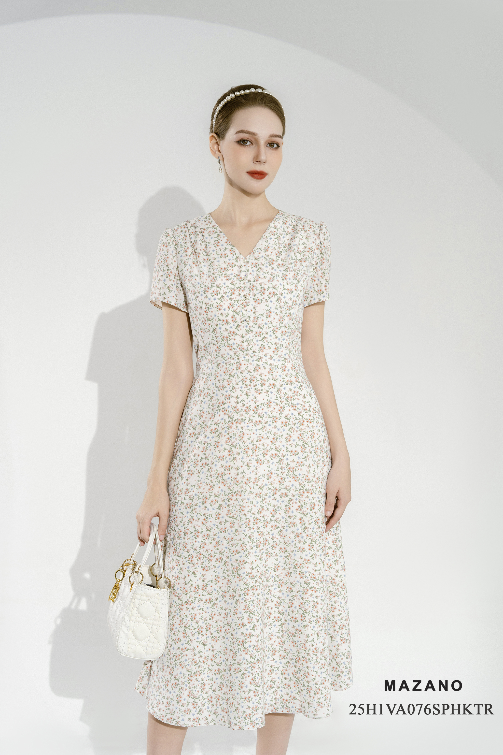 Váy Đầm thân ôm vừa chân rủ nhẹ Vải thô mỏng Họa tiết hoa nhí Cổ V Tay ngắn Dài váy ngang bắp_thumbnail_4