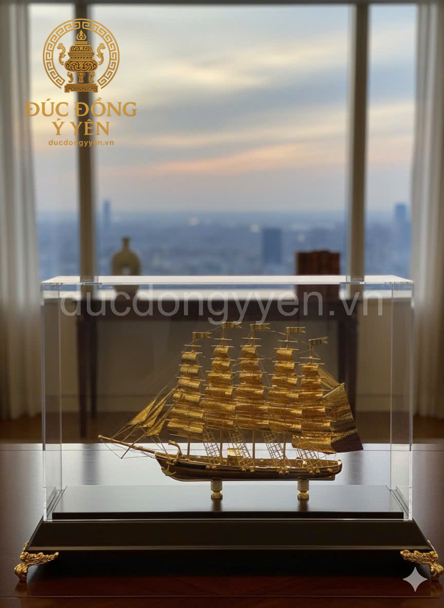 Quà tặng thuyền thuận buồm xuôi gió mạ vàng 24k KT31x 22cm 