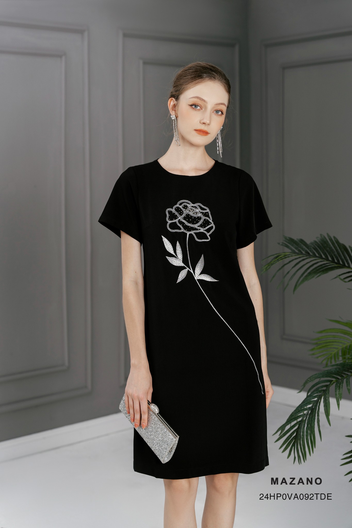 Váy Đầm suông Vải thô Thêu đính bố cục  Cổ tròn vừa Tay ngắn dài qua gối_thumbnail_4