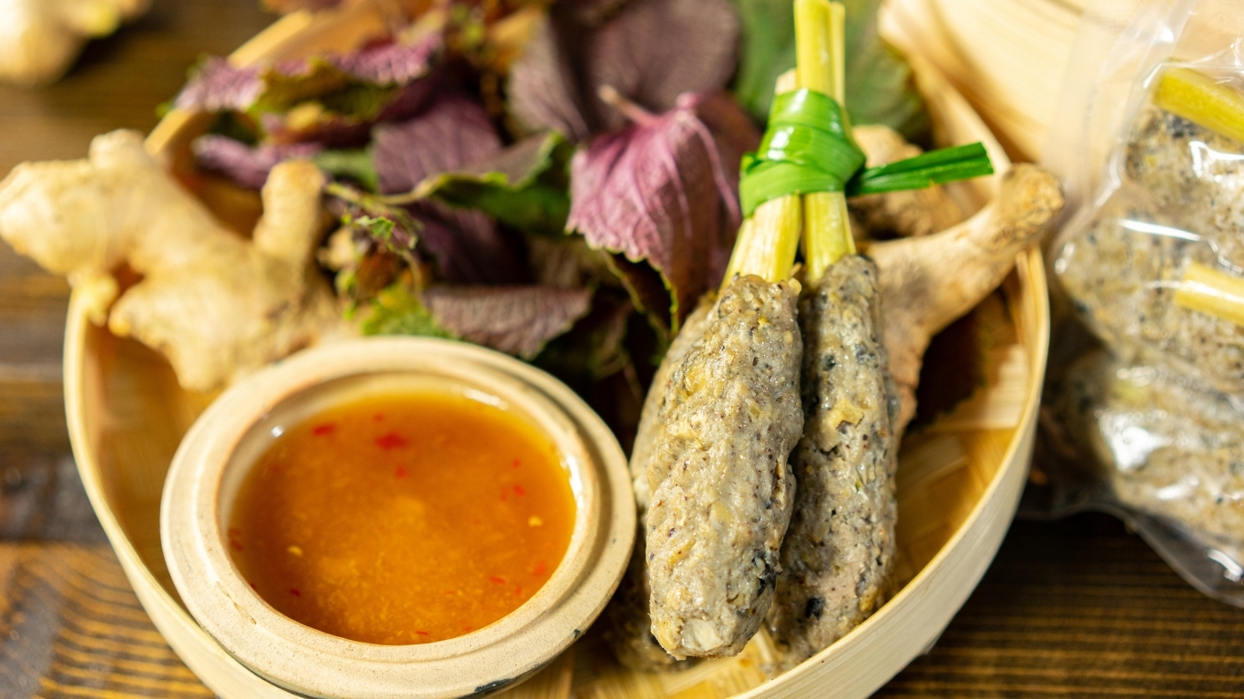 Chả Ốc Bươu Bọc Sả Bếp Nhà Hạnh: Món Nhậu “Lai Rai” Hay Khai Vị Đều Tuyệt Cú Mèo!