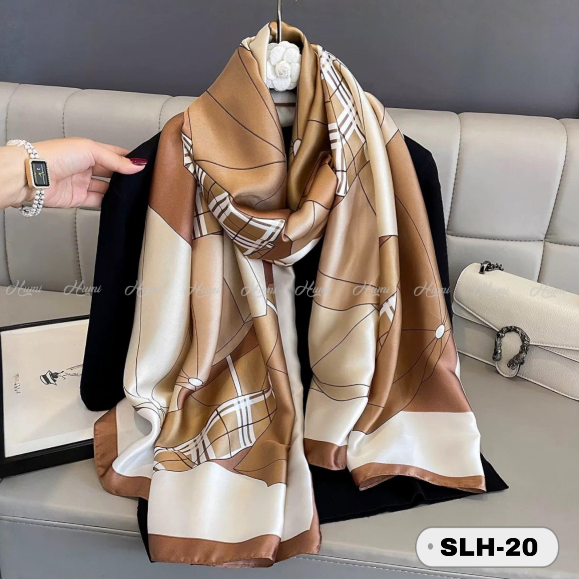 KHĂN CHOÀNG LỤA (SLH20)