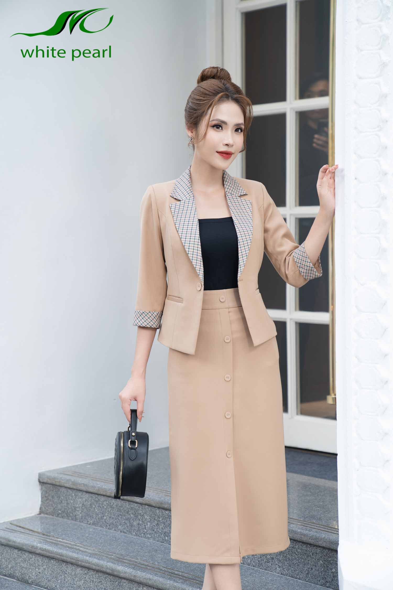 Bộ vest tay lỡ vạt thẳng kẻ kết hợp chân váy dáng dài thời trang công sở White Pearl_thumbnail_2