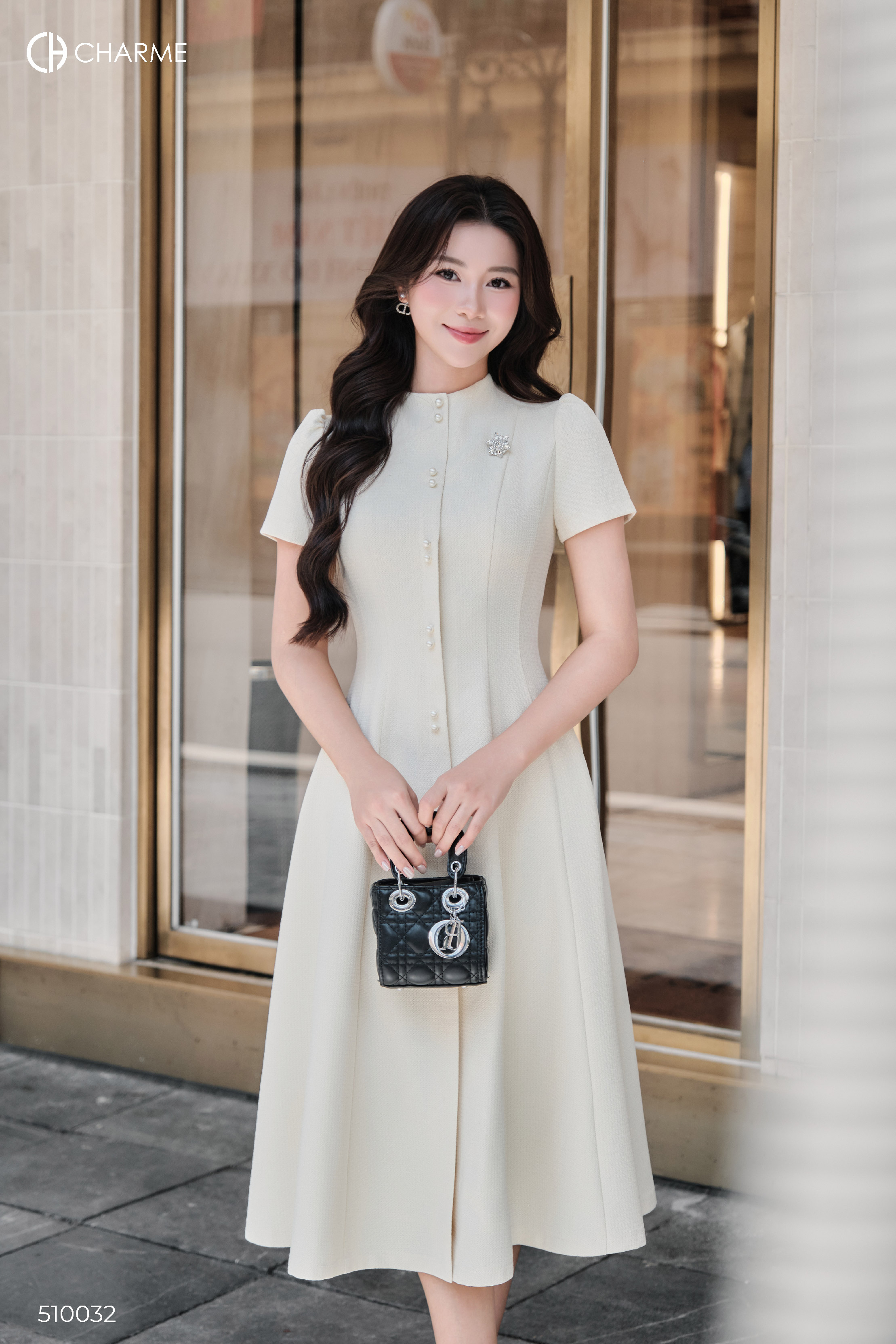 Váy cổ tròn khuy ngọc tag đá