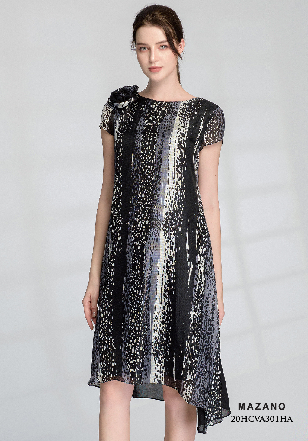 Đầm đen suông A dáng mullet tơ tằm tự nhiên_thumbnail_3