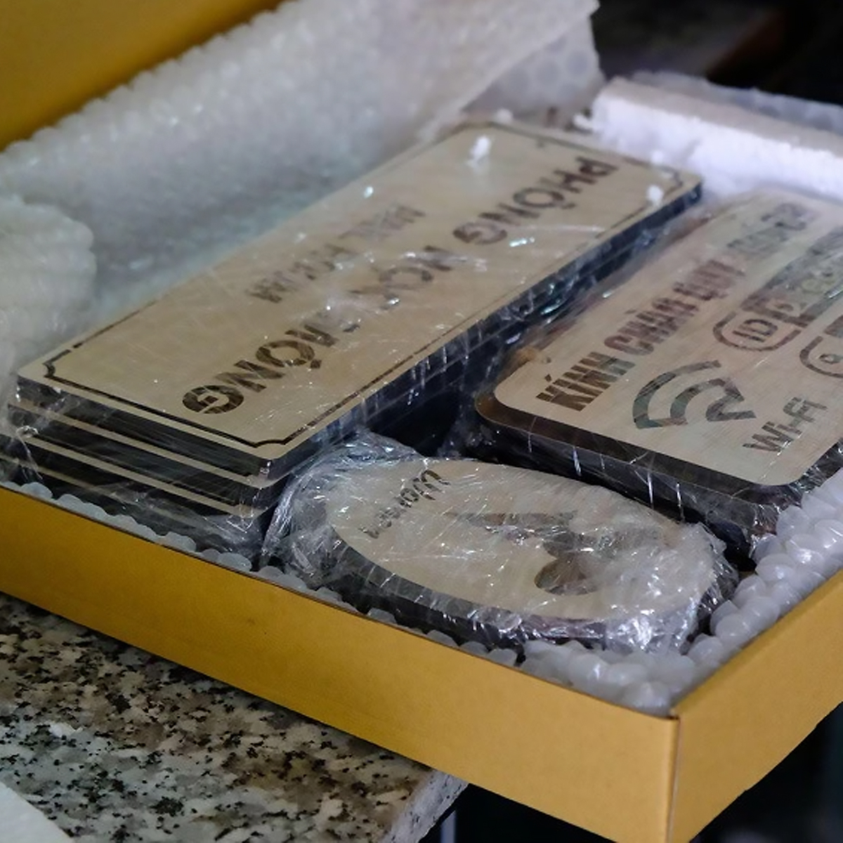 Bảng Gỗ Khắc Tên Công Ty - In Theo Yêu Cầu_thumbnail_3