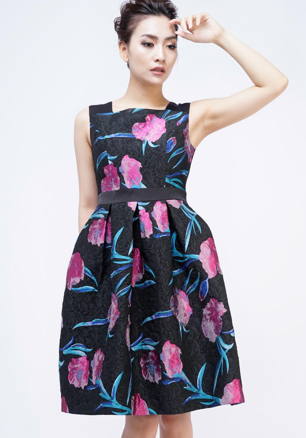 Đầm hoa xòe cổ vuông sát tay_thumbnail_3