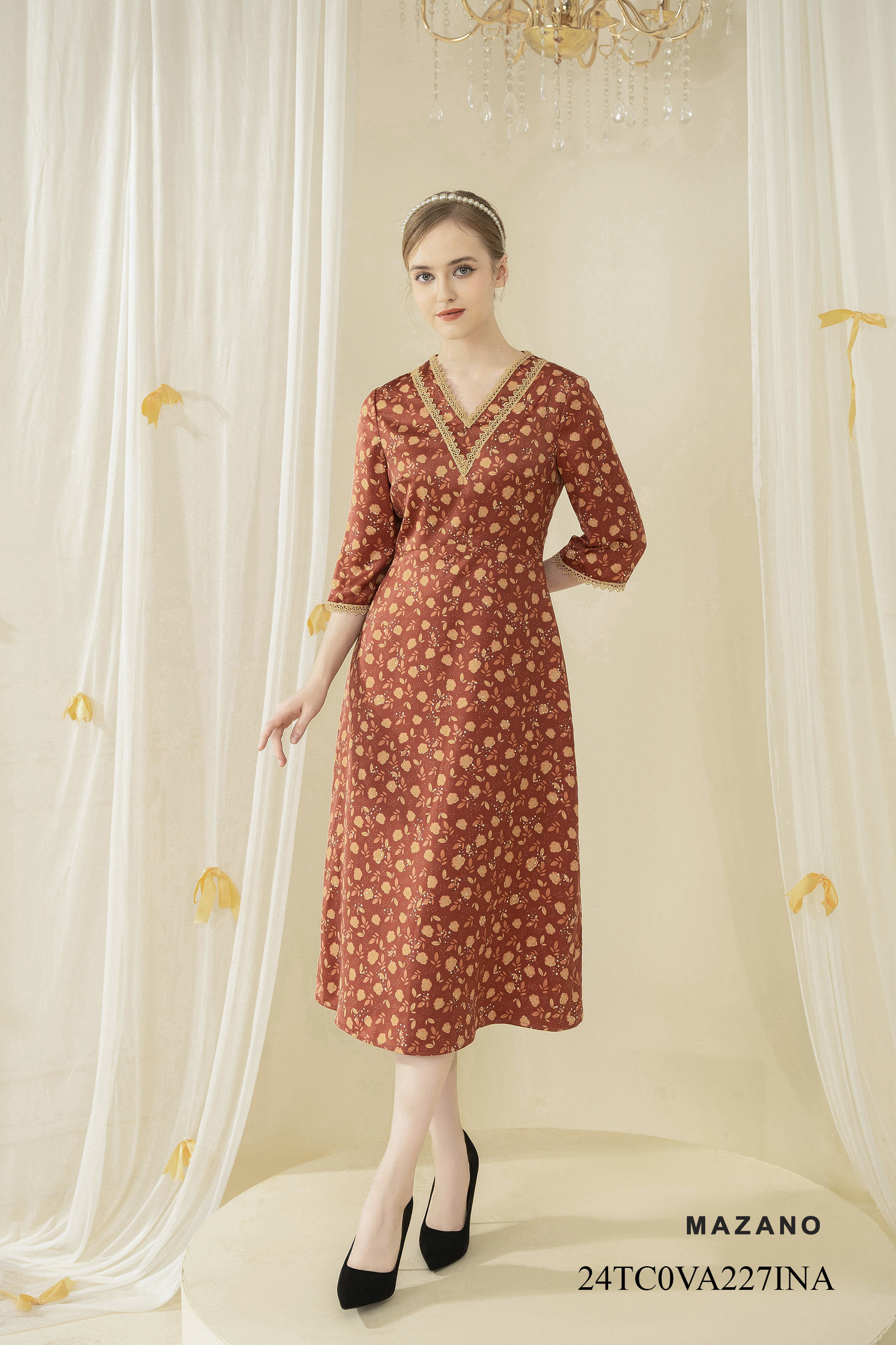 Váy Đầm Ôm Vải lụa dày Hoạ tiết hoa nhí Cổ V trang trí kẹp ren  Tay lỡ Dài đến bắp chân  VA227INA