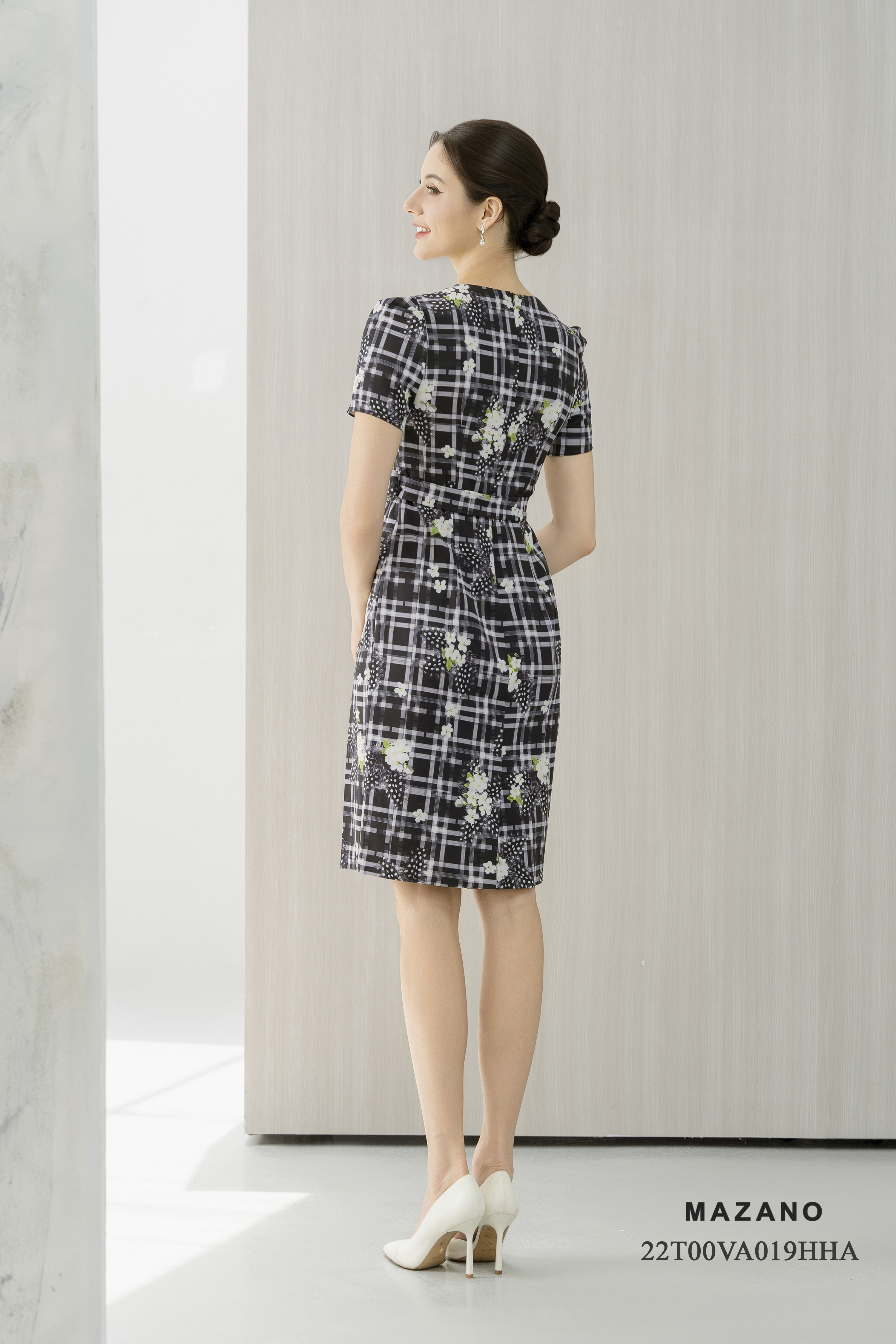 Đầm ôm đen kẻ ô vuông hoa trắng_thumbnail_4