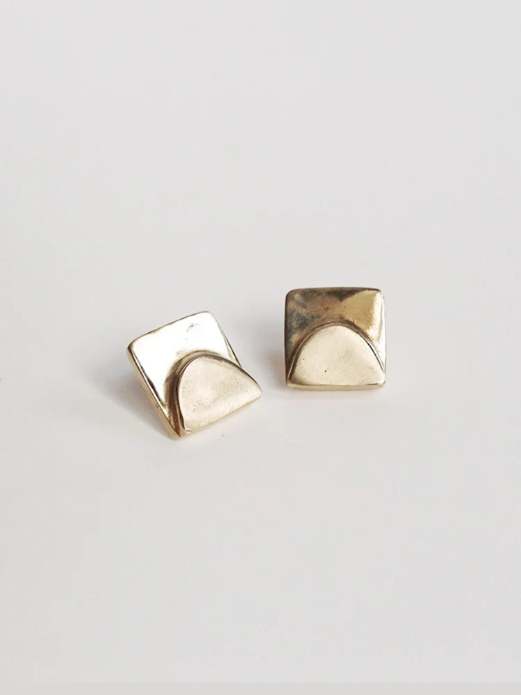 Deci Studs