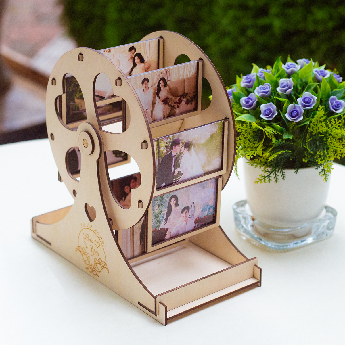 Khung Ảnh Gỗ Đu Quay Xoay Vòng - Lưu Giữ Kỷ Niệm (8 Ảnh, In Theo Yêu Cầu)_thumbnail_4