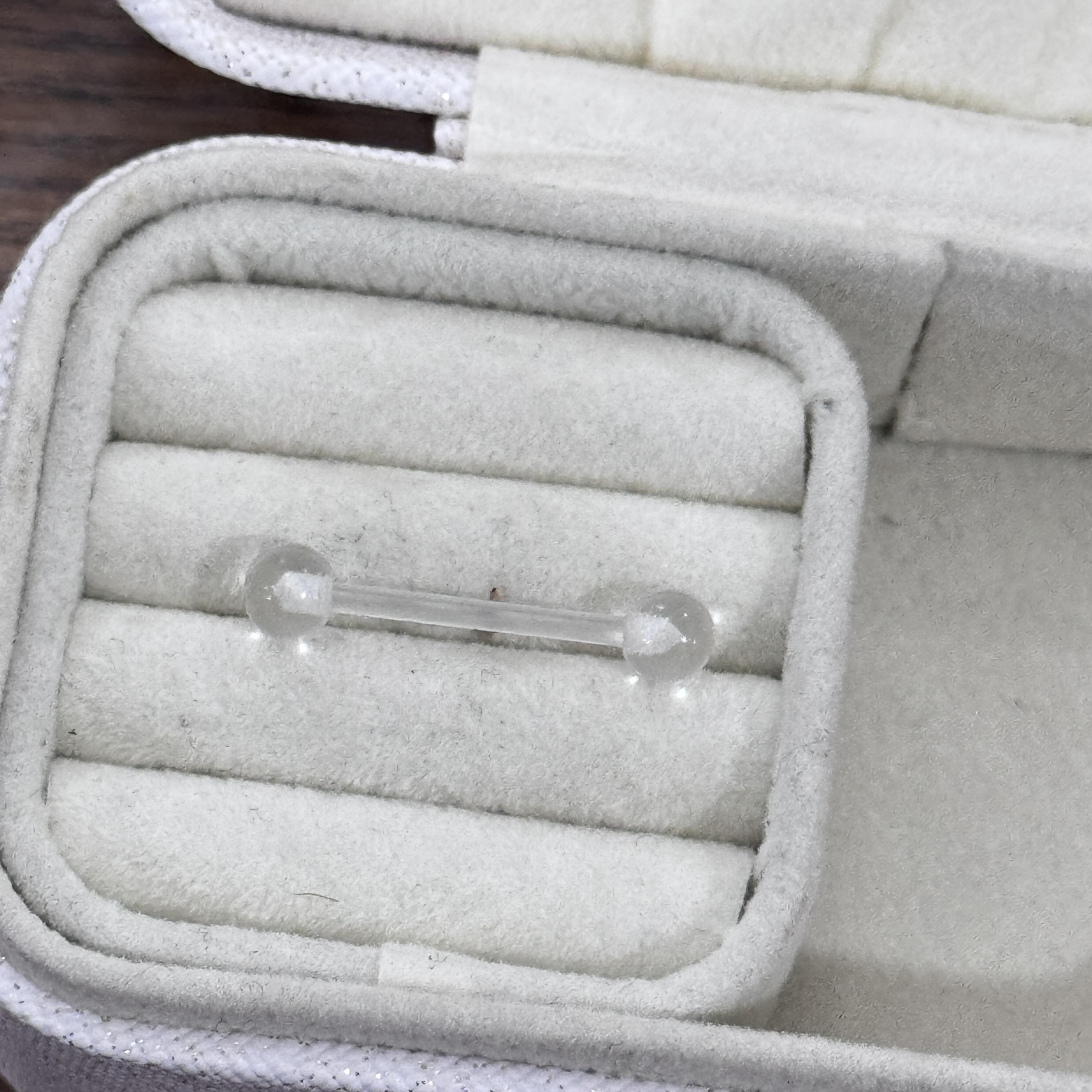 Lưỡi trong suốt size 14.