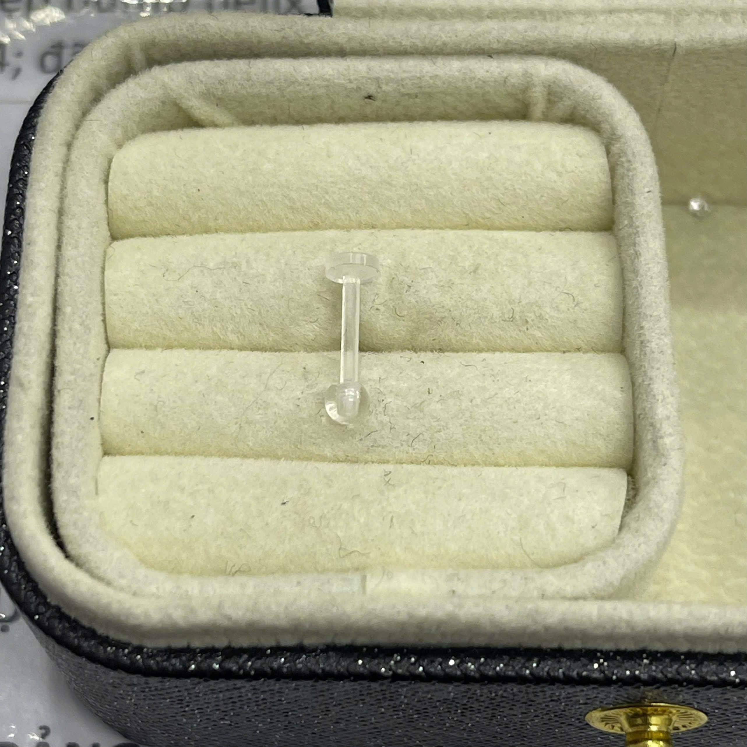 Khuyên trong suốt đít dẹt size 8._thumbnail_2