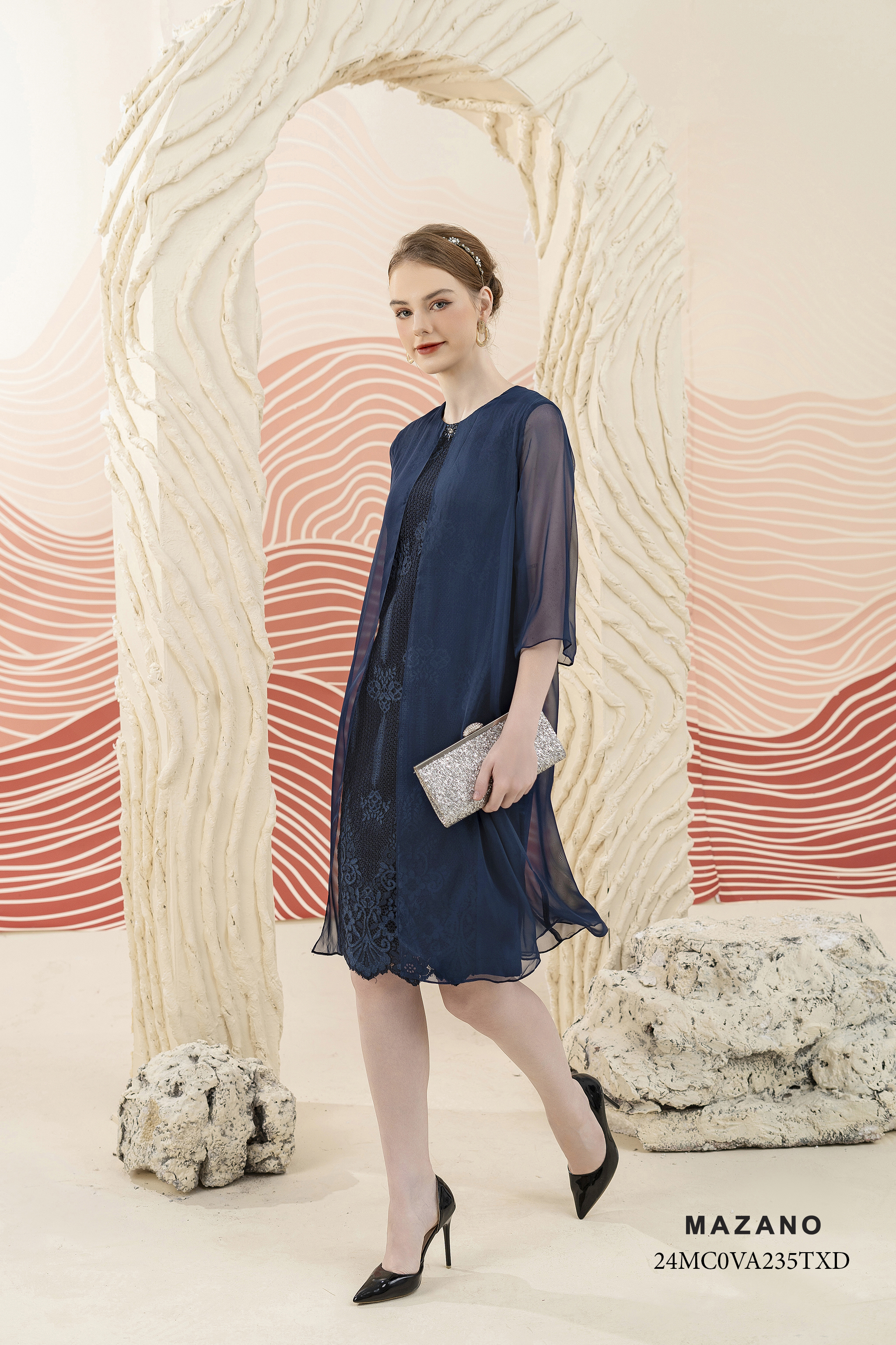 Váy Đầm suông A tà bong phối chất liệu Đính trang trí cổ Cổ tròn Tay lỡ Dài qua gối