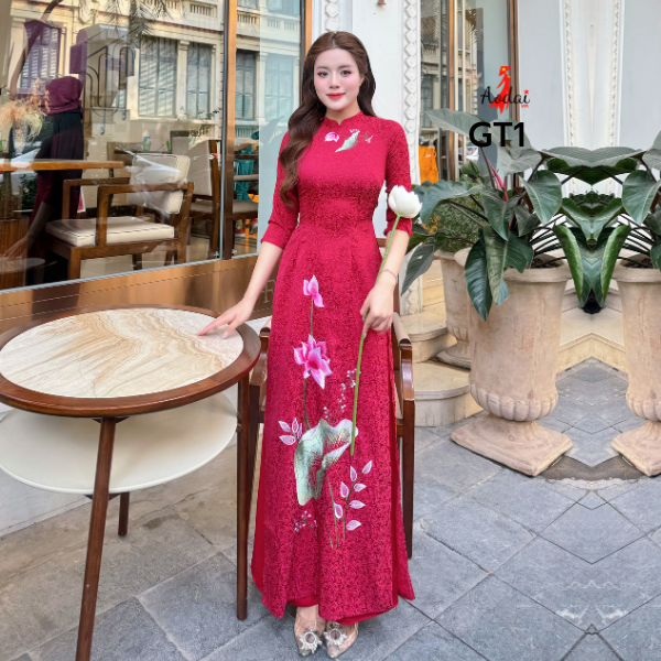 GT1-Áo dài Gấm màu Đỏ ĐÔ thêu hoa Sen cổ cao 2cm tay lỡ