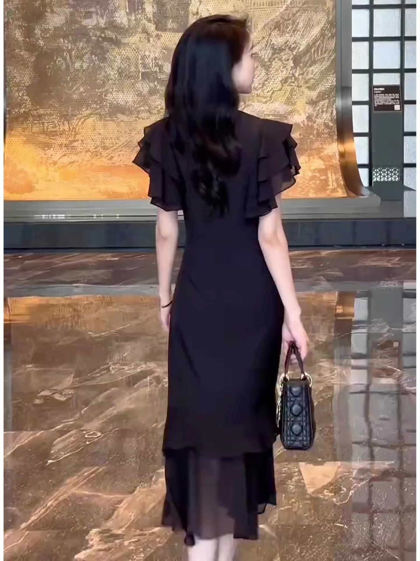 17605-Đầm tiệc suông đen  dáng đuôi cá tay cánh tầng cách điệu (  lụa, voan)_thumbnail_1