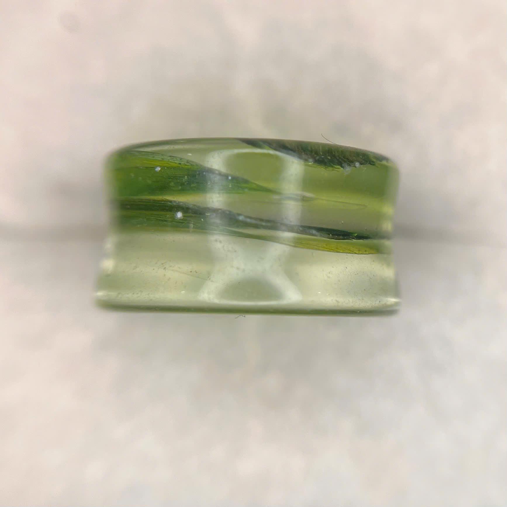 Khuyên nong xanh lá óng ánh size 18._thumbnail_1