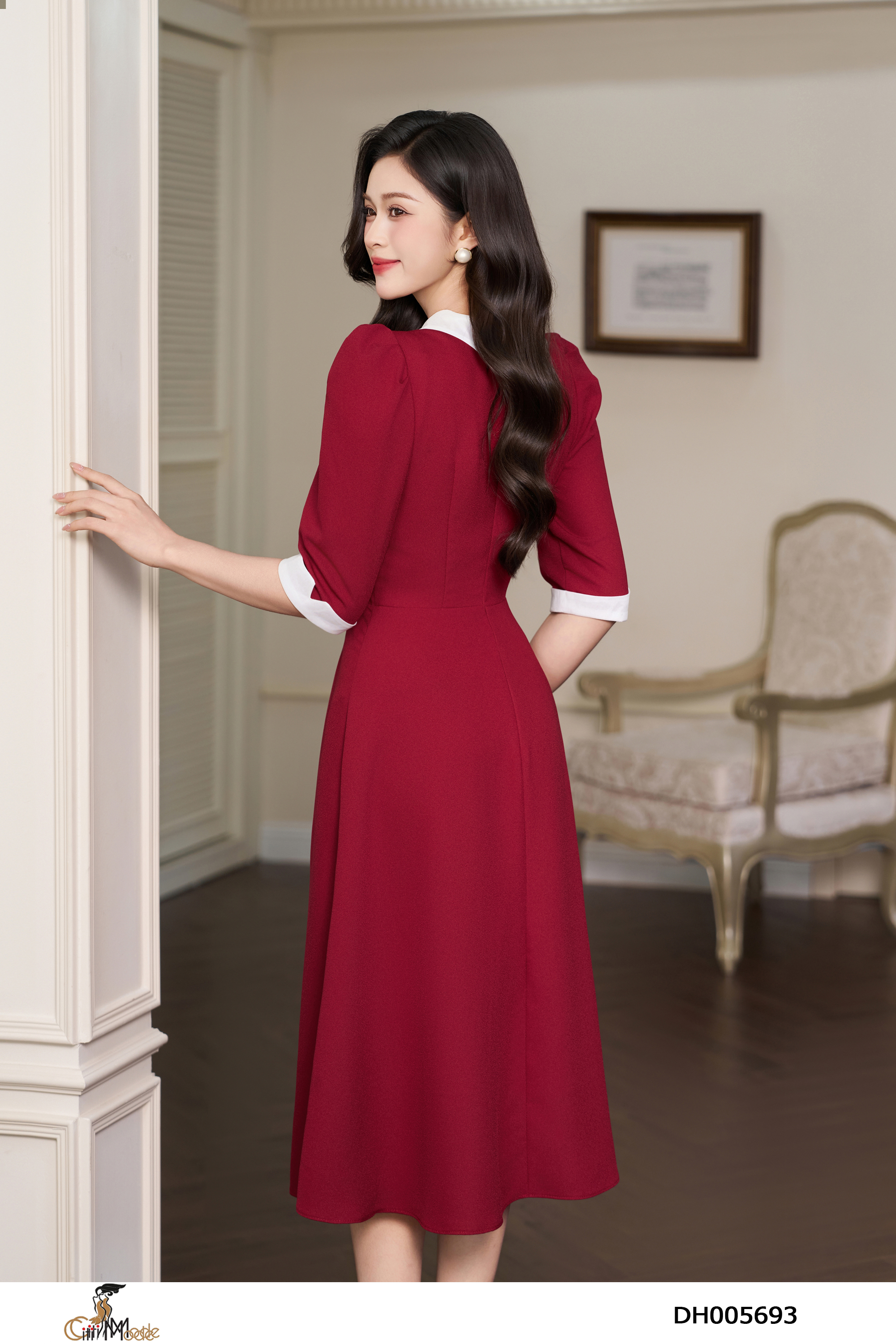 Đầm xòe đỏ phối cổ trắng tay lỡ