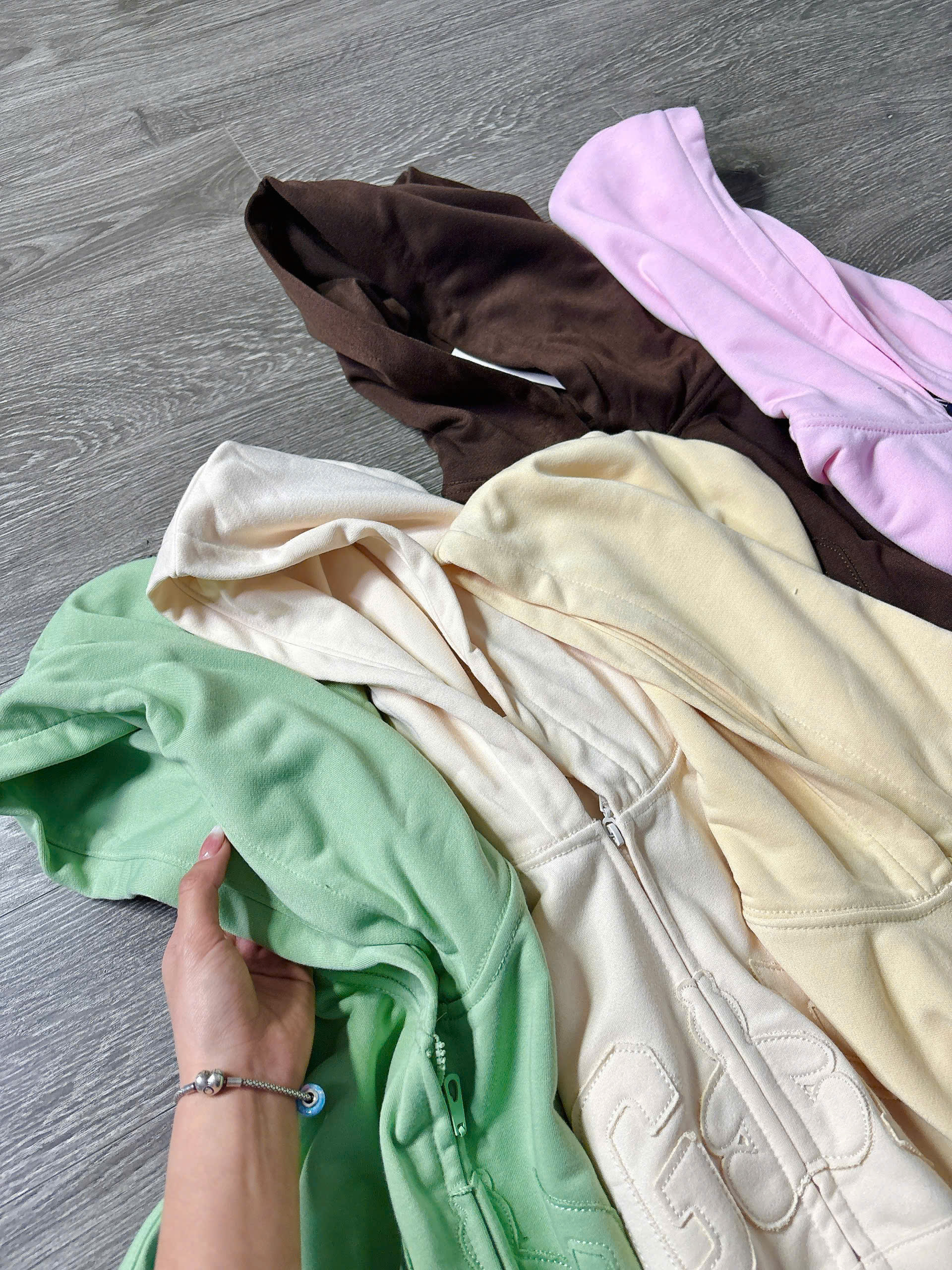 Áo khoác có nón xịn ( KEM )_thumbnail_9