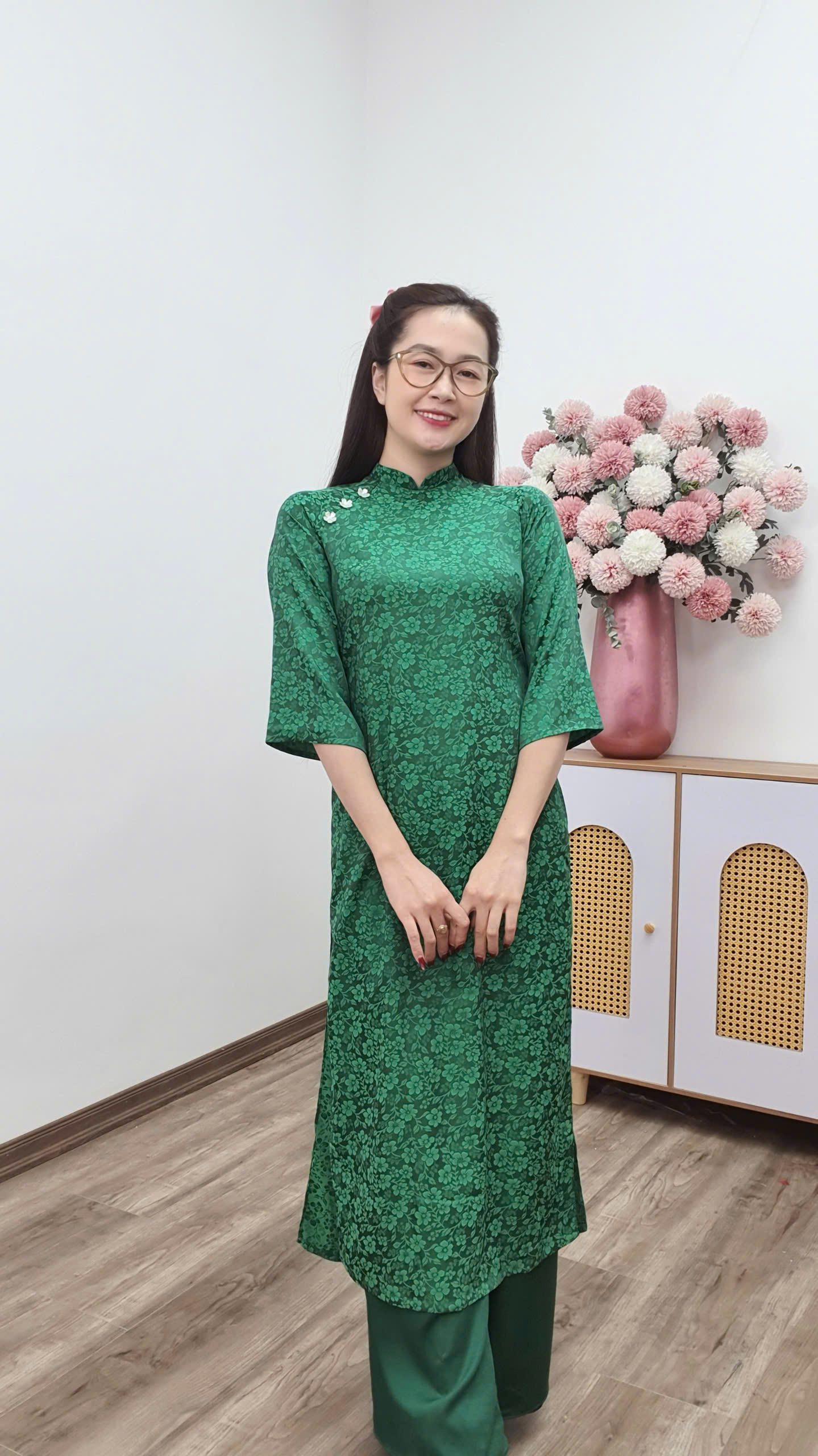 Ct272 áo dài cách tân cổ 2p gấm xanh lá