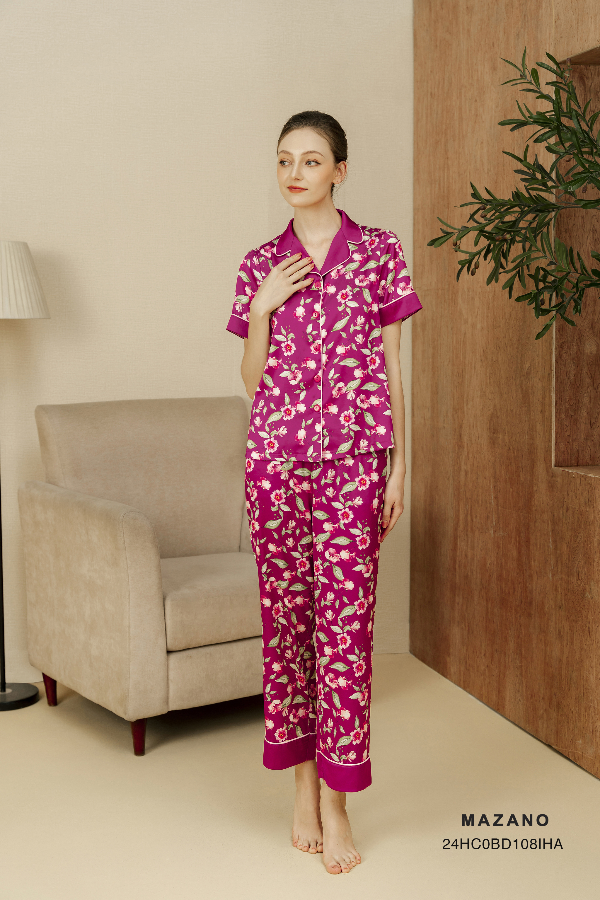 Bộ mặc nhà suông Vải lụa mỏng  Họa tiết in hoa cách điệu Cổ bẻ ve Tay ngắn Dài quần tới mắt cá chân_thumbnail_0