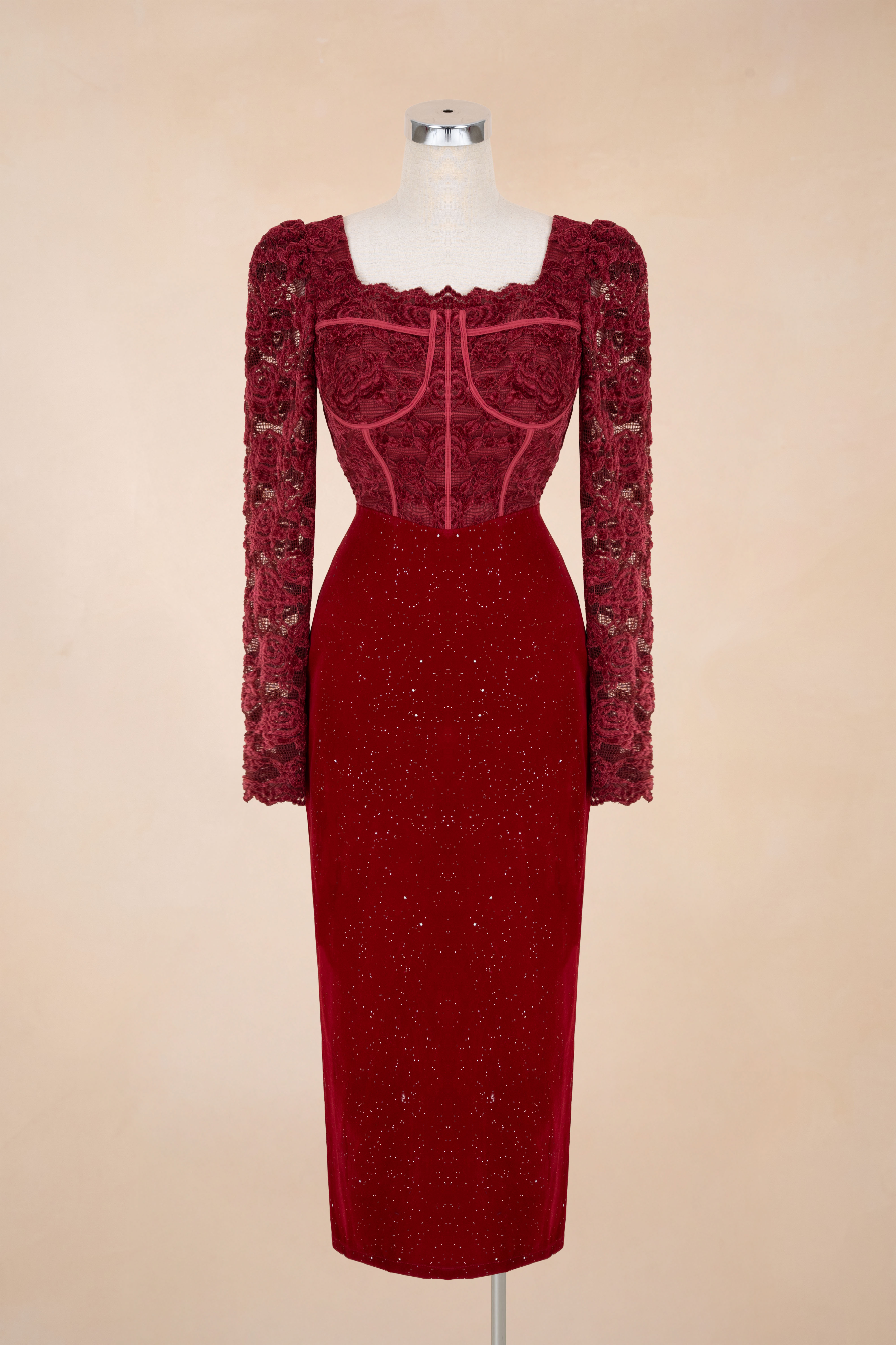 Đầm Bút Chì Nhung Chấm Nhũ Phối Ren