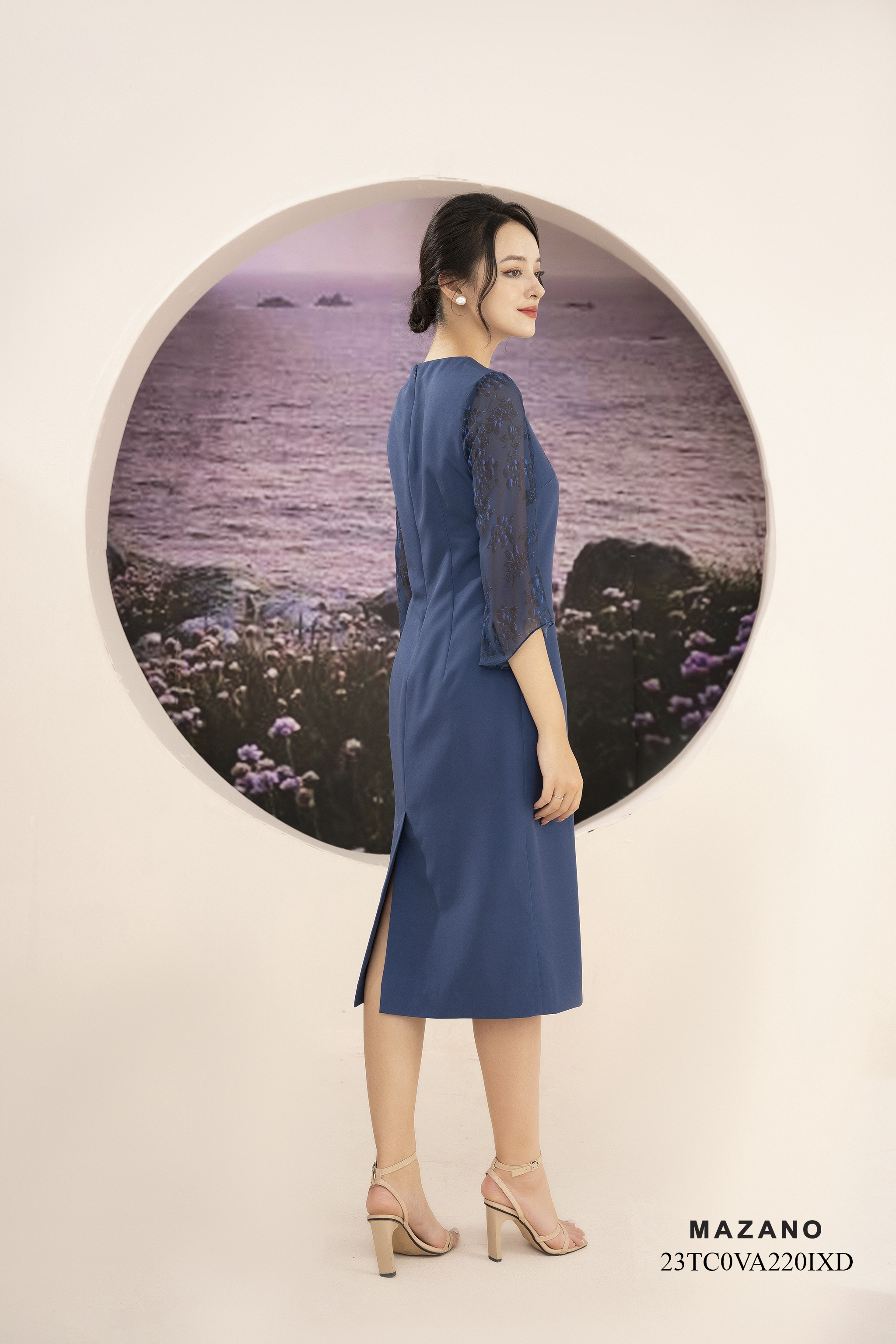 Đầm lụa xanh hoạ tiết hoa in trước ngực phối tay chiffon hoạ tiết_thumbnail_3