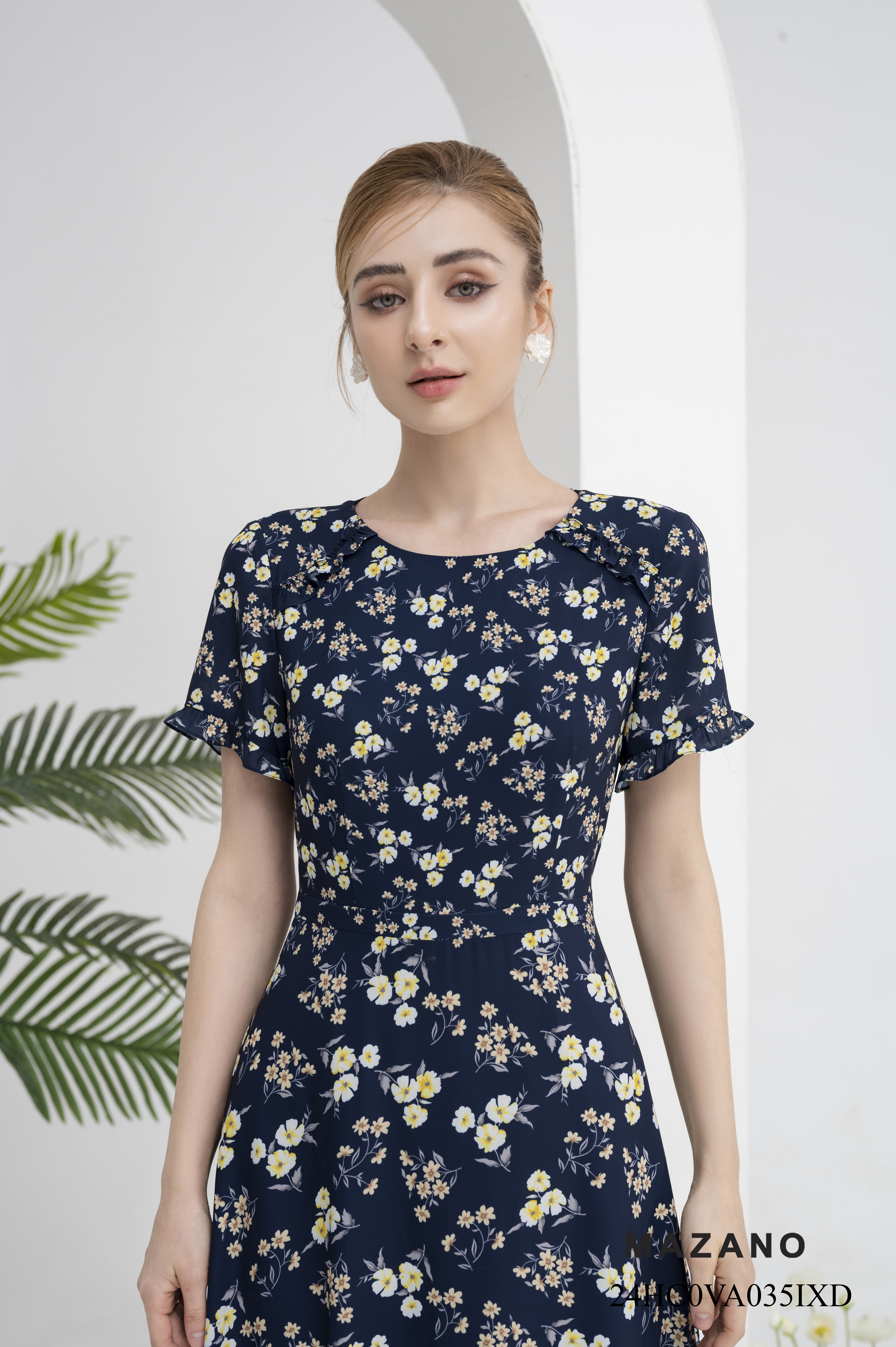 Đầm ôm chân rủ tiệc họa tiết hoa in bố cục_thumbnail_3