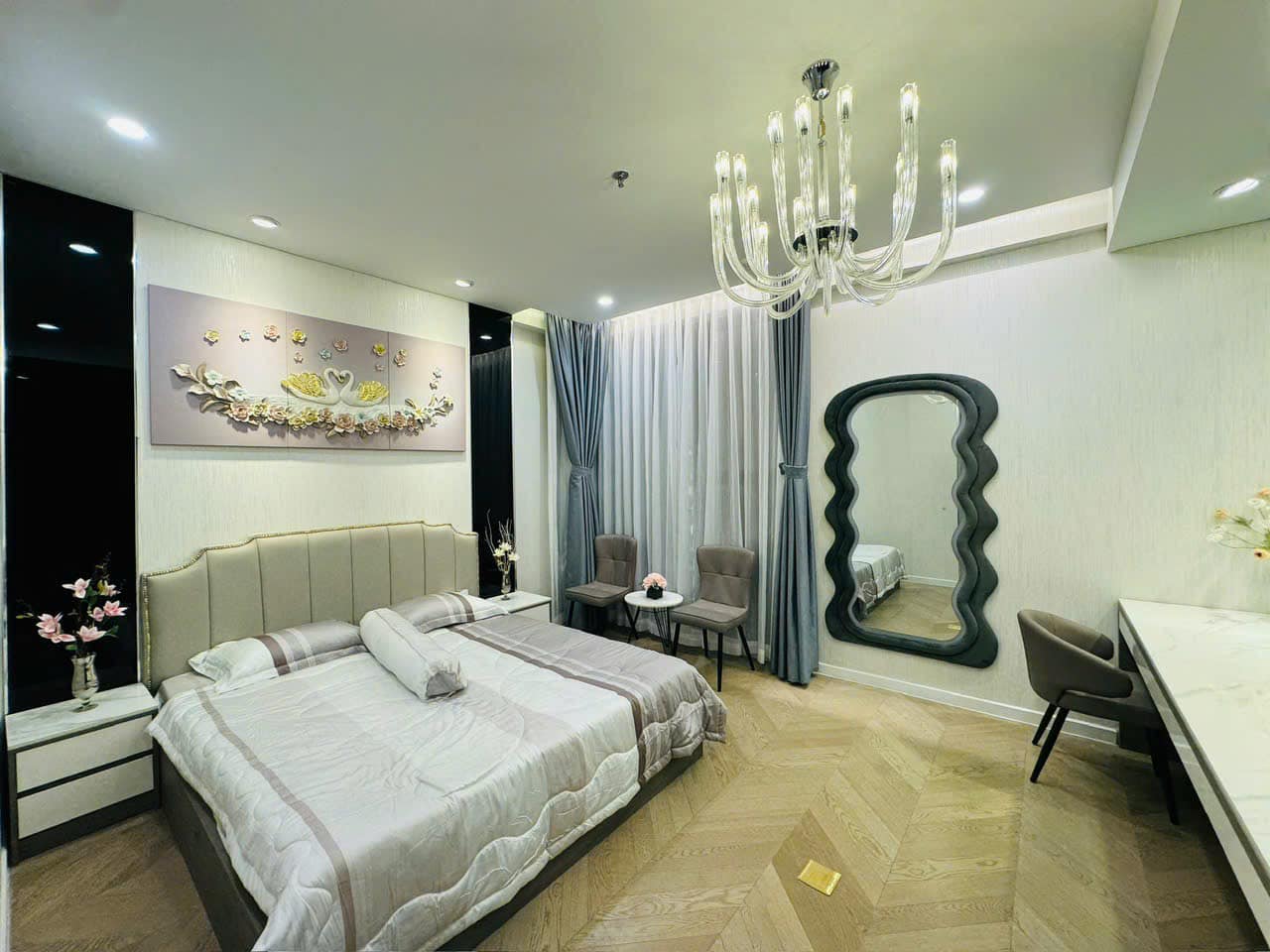 Deal Hot - Update list căn thuê 2PN view lung linh, hổ trợ xem nhà 24/7_thumbnail_4