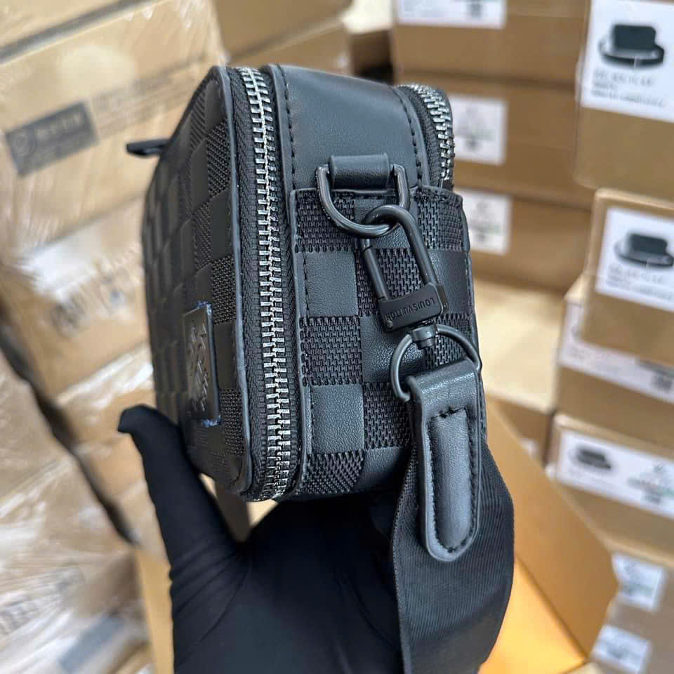 úi đeo chéo nam Louis Vuitton Alpha Wearable phiên bản Damier Infini Black_thumbnail_3