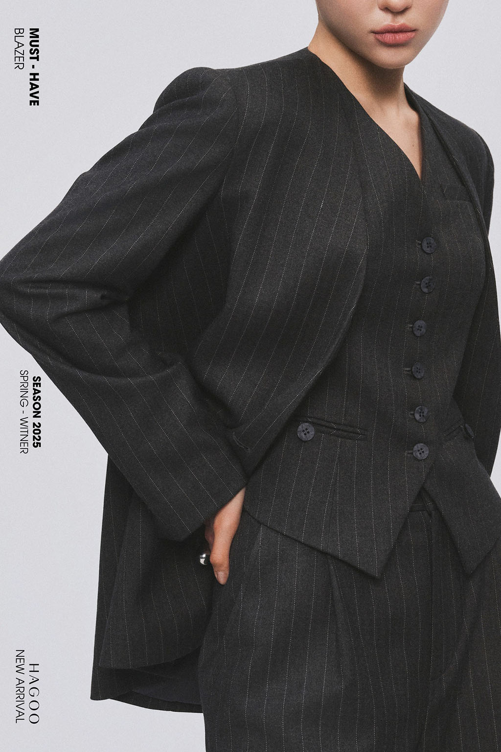 Blazer không ve bổ cơi ngực HAGOO